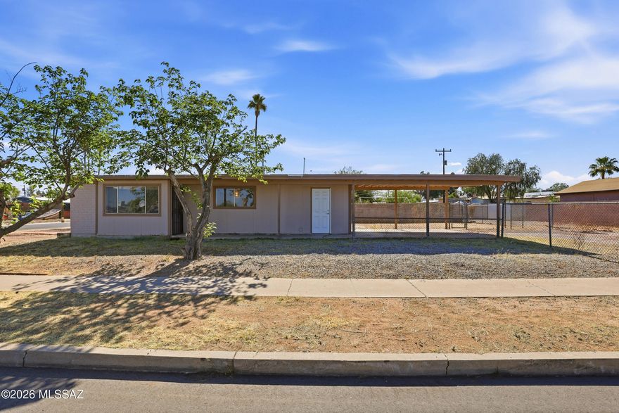 Discover this beautifully updated 3-bedroom, 2-bathroom home at 3402 E 27th St. This 1,448 sqft turnkey property features a 1-car carport and extensive recent rehabilitation.
Key upgrades include:
• New HVAC System
• All New Luxury Vinyl Plank flooring
• New kitchen cabinets & quartz countertops
• Upgraded main bath shower + new vanities & sinks
• Upgraded electrical panel
• Fresh neutral paint
Move-in ready with modern finishes throughout. Excellent value for homeowners or investors!