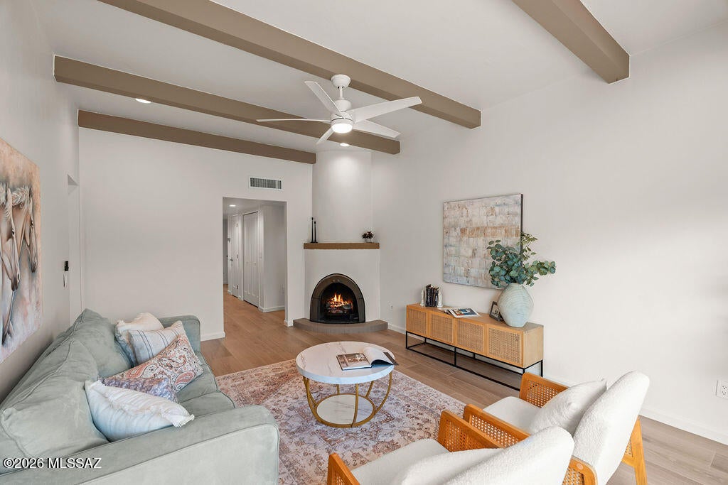 2566 N Avenida San Valle