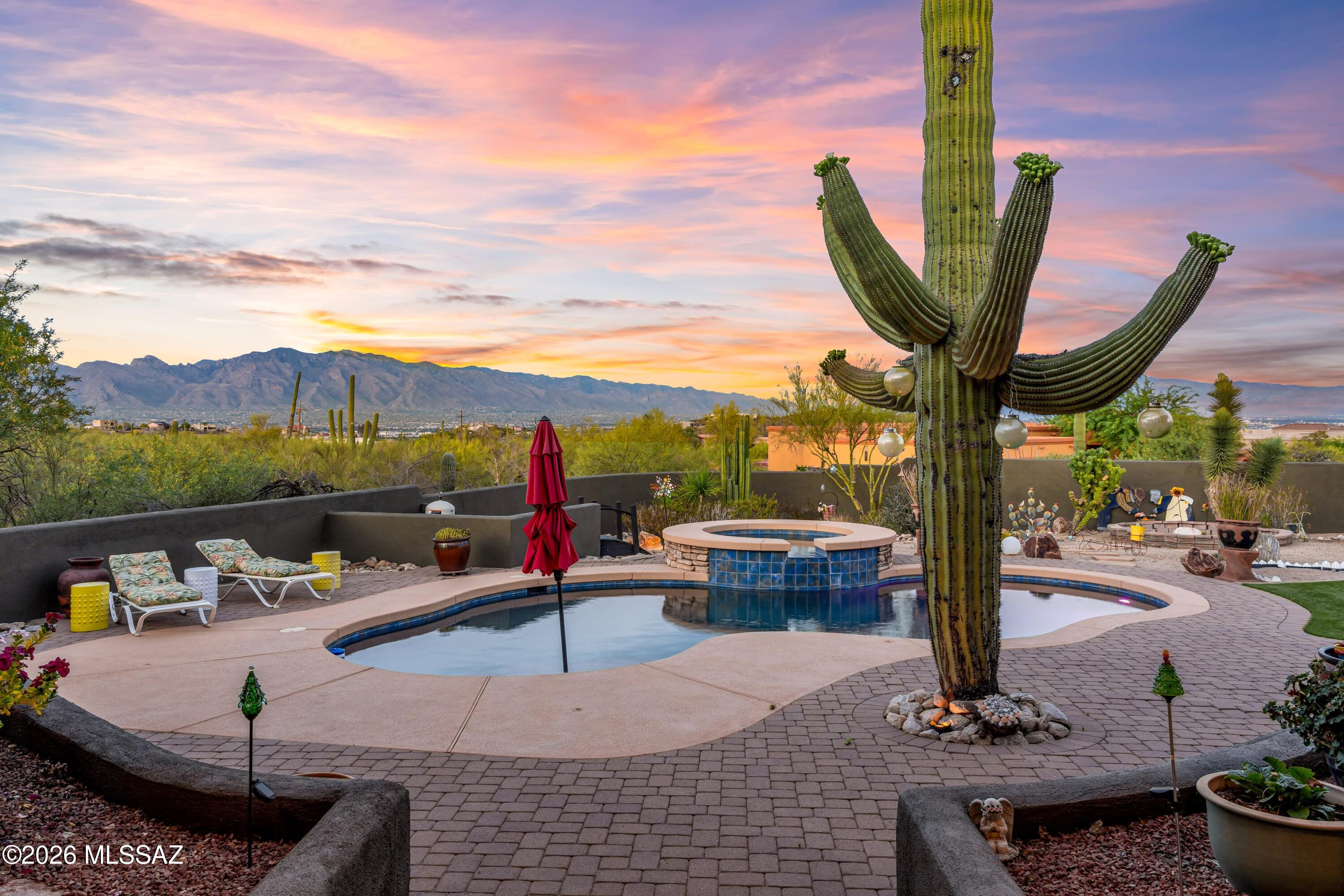 1540 N Saguaro Cliffs Court