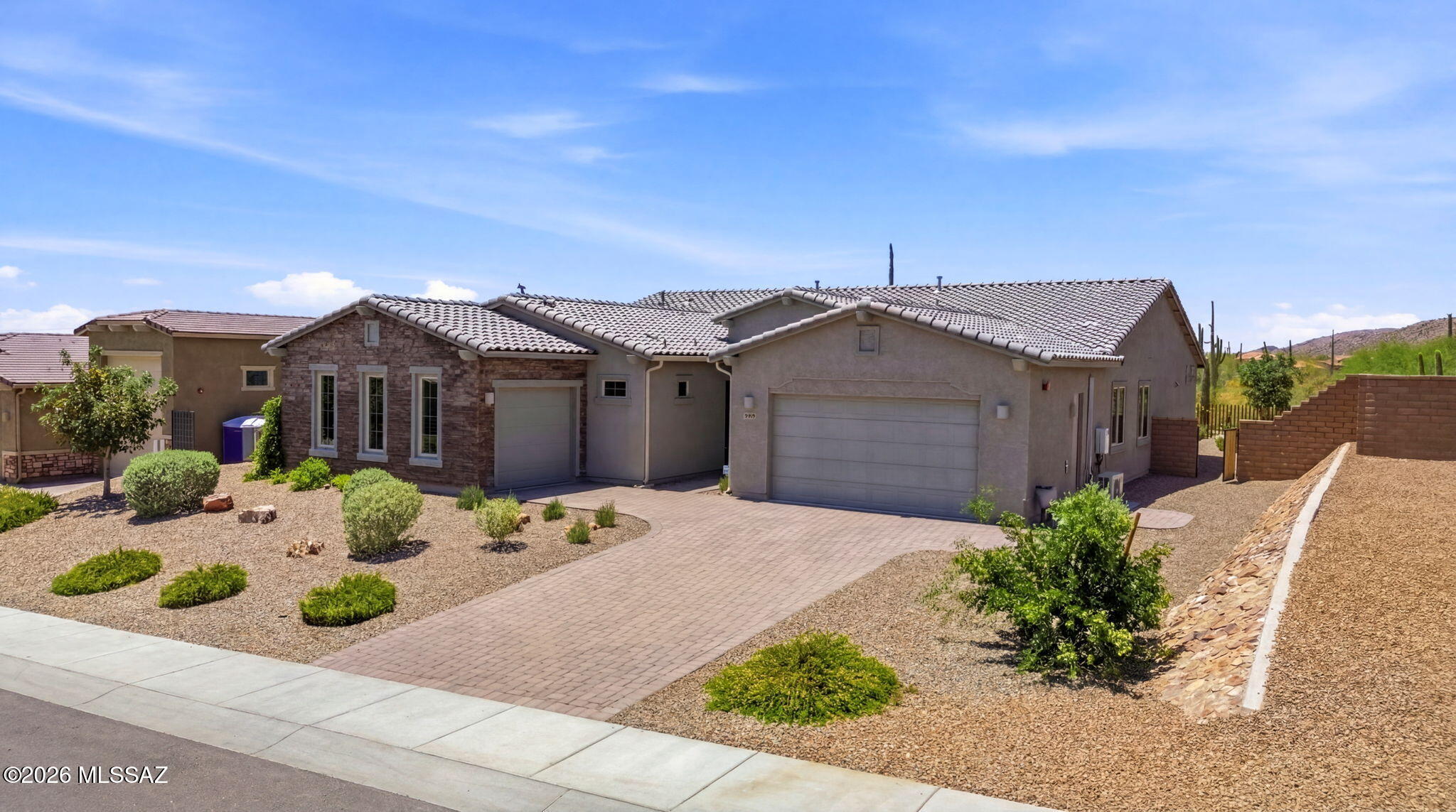 6560 W Winding Knoll Place