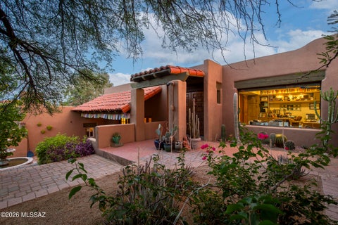 Photo of 5066 N Placita Cholula, Tucson, AZ 85718 (MLS # 22621836)