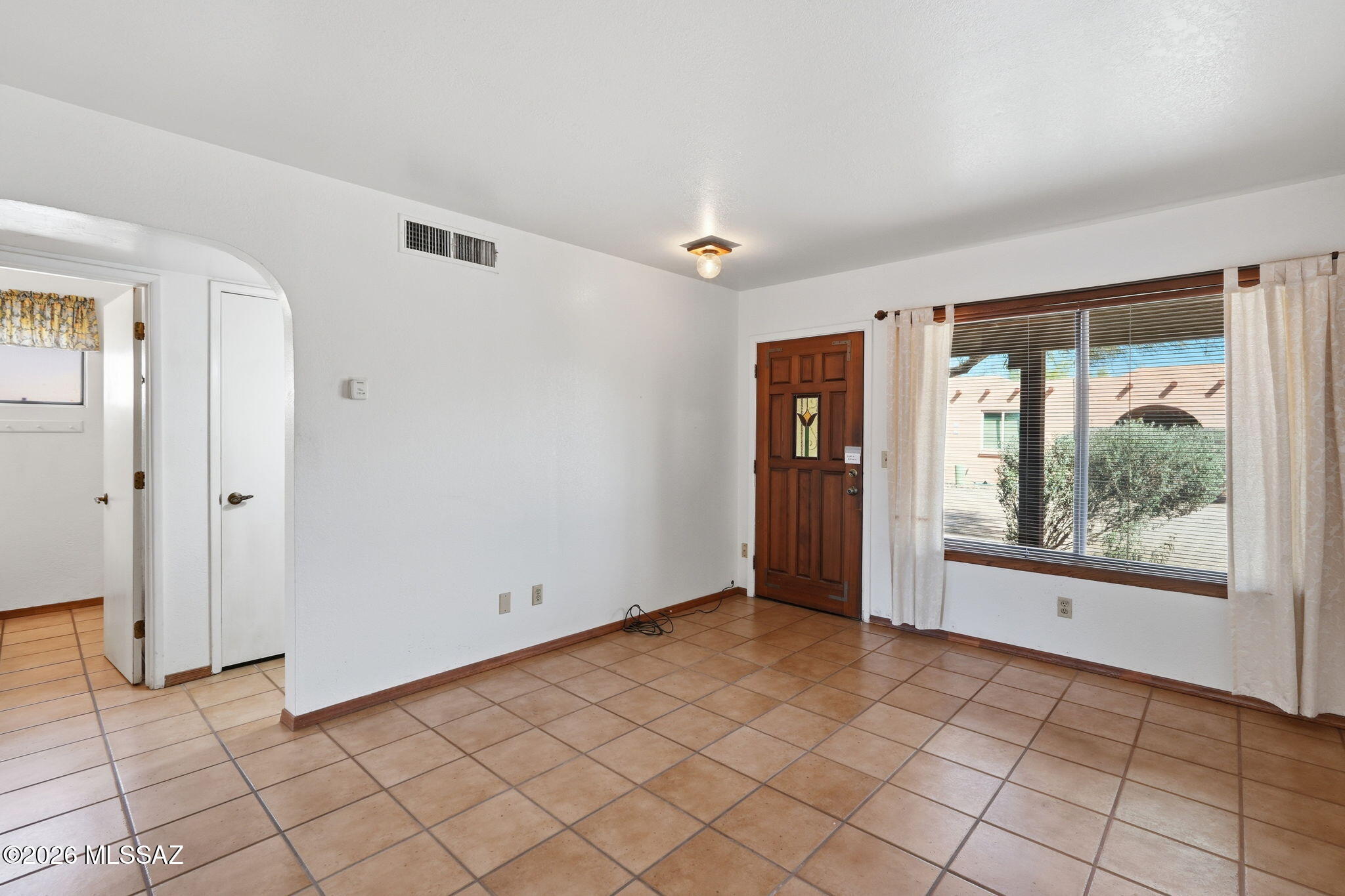 927 E Mesquite Drive