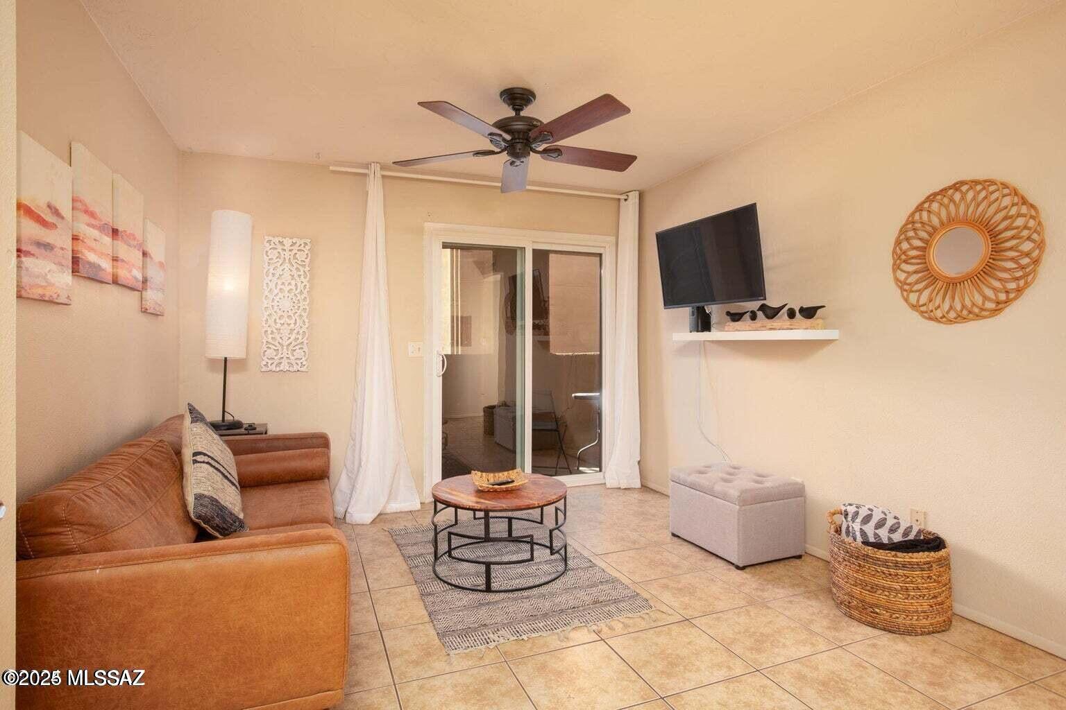 1810 E Blacklidge Drive 106