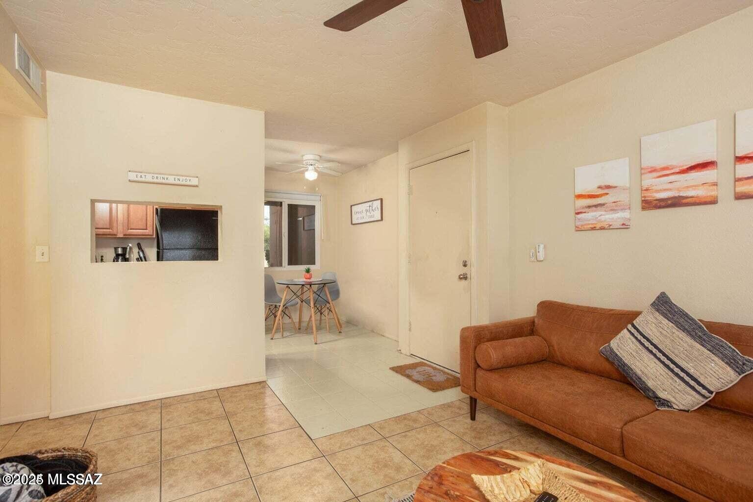 1810 E Blacklidge Drive 106