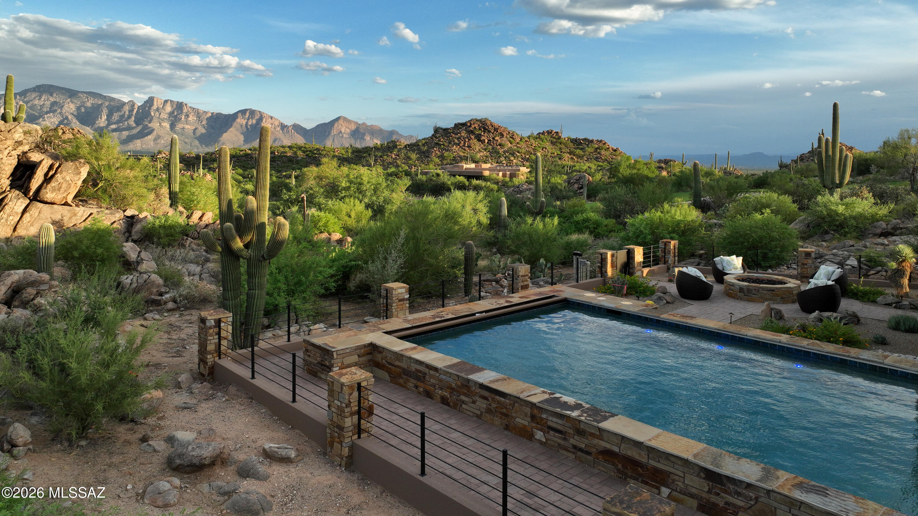 1366 W Tortolita Mountain Ci Circle W