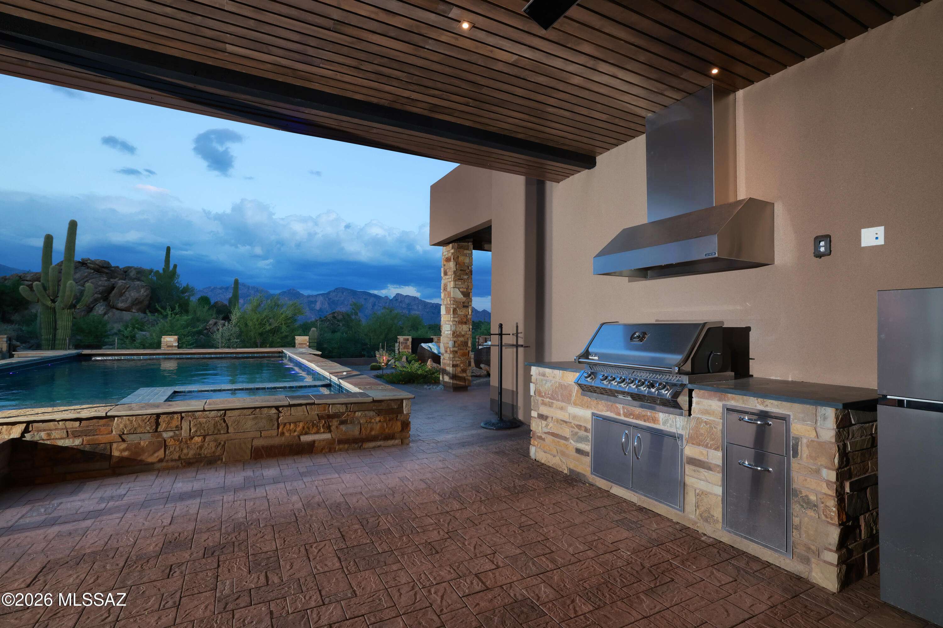 Stone Canyon IV - Residential