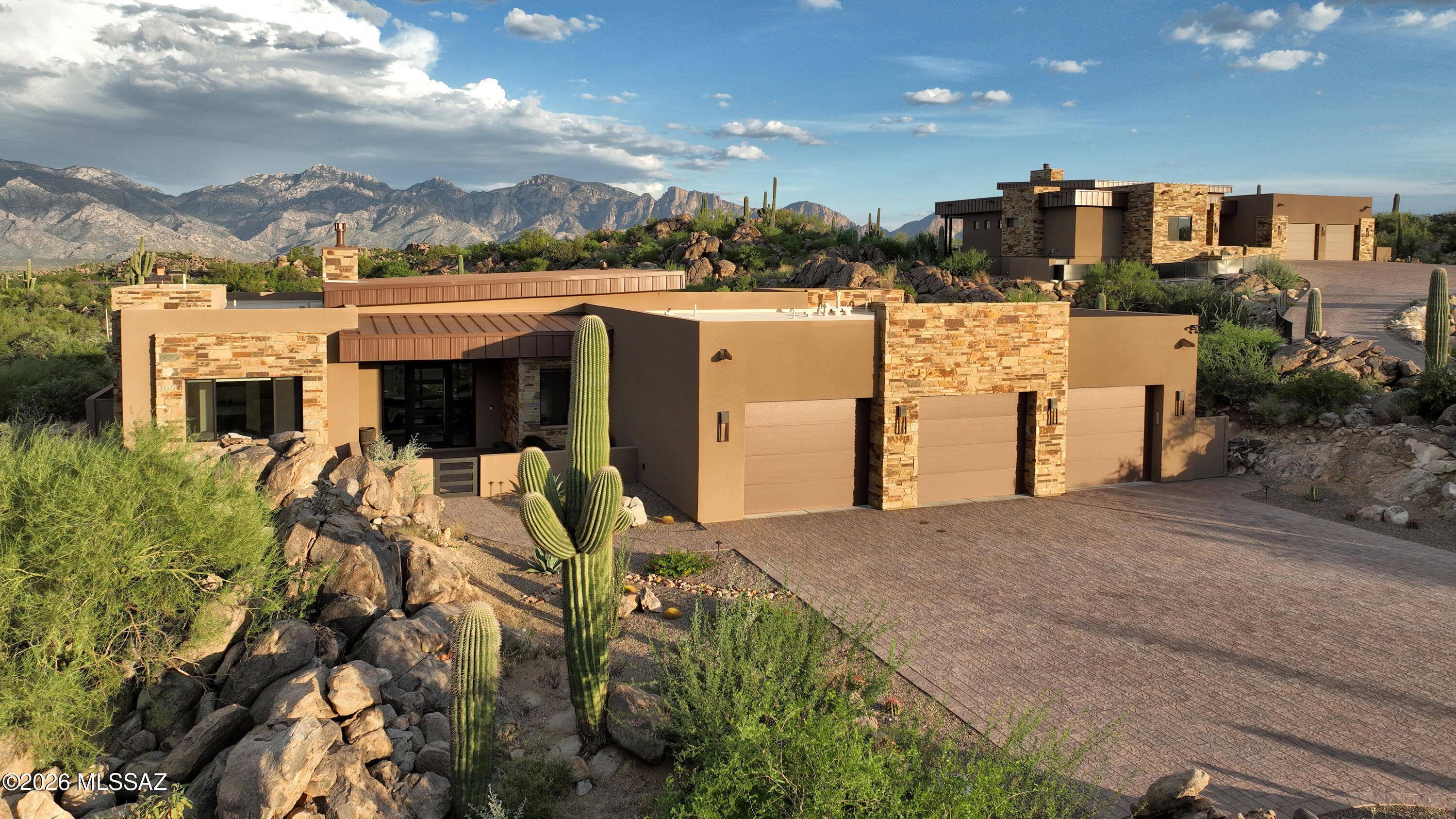 1366 W Tortolita Mountain Ci Circle W