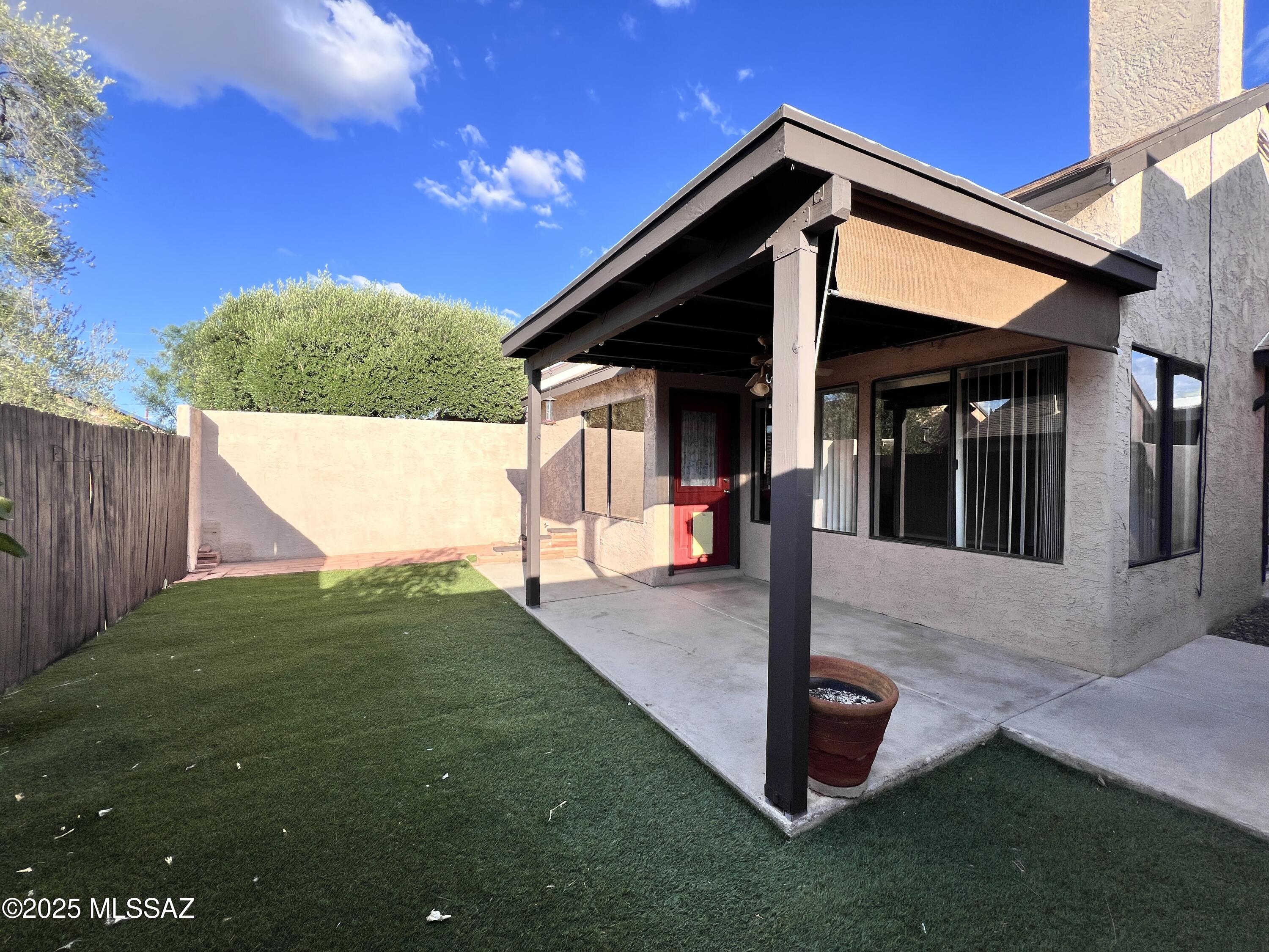 Miramonte Townhomes (1-67) - Residential Lease