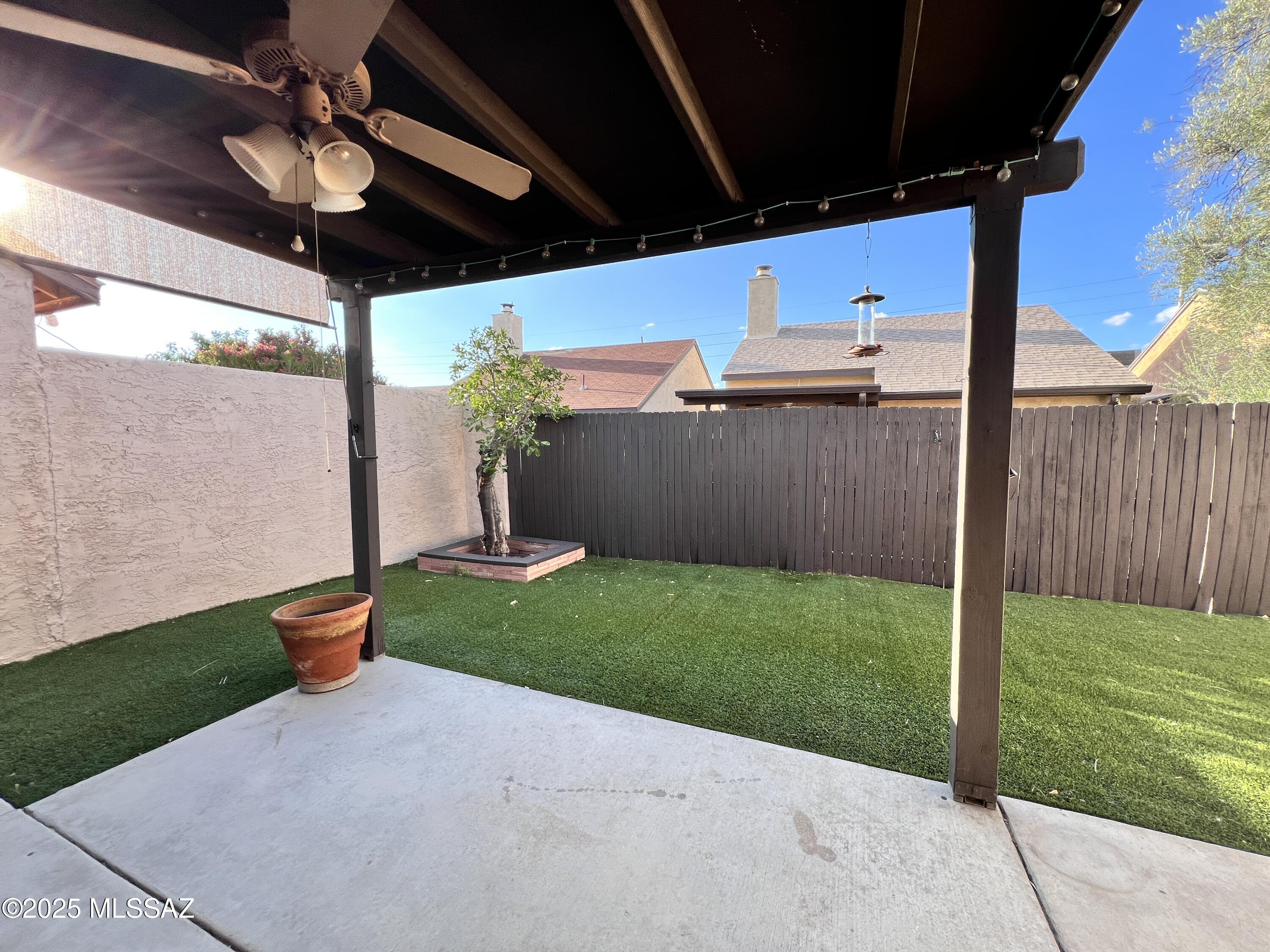 Miramonte Townhomes (1-67) - Residential Lease
