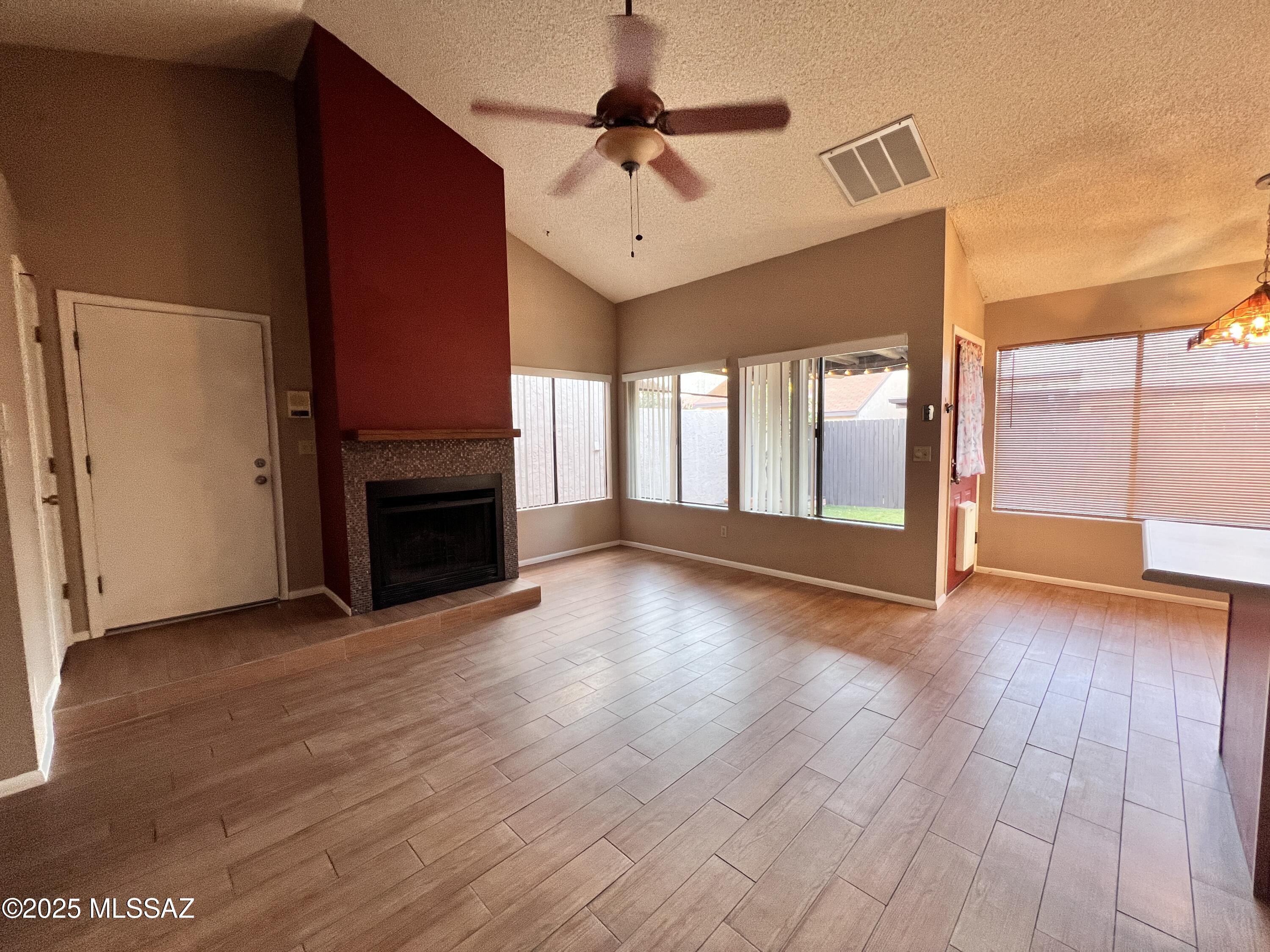Miramonte Townhomes (1-67) - Residential Lease