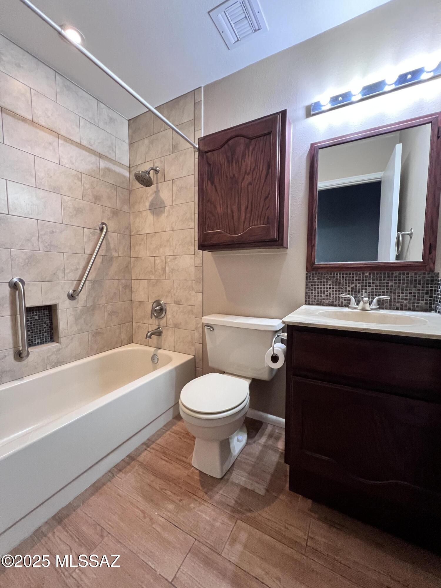 Miramonte Townhomes (1-67) - Residential Lease