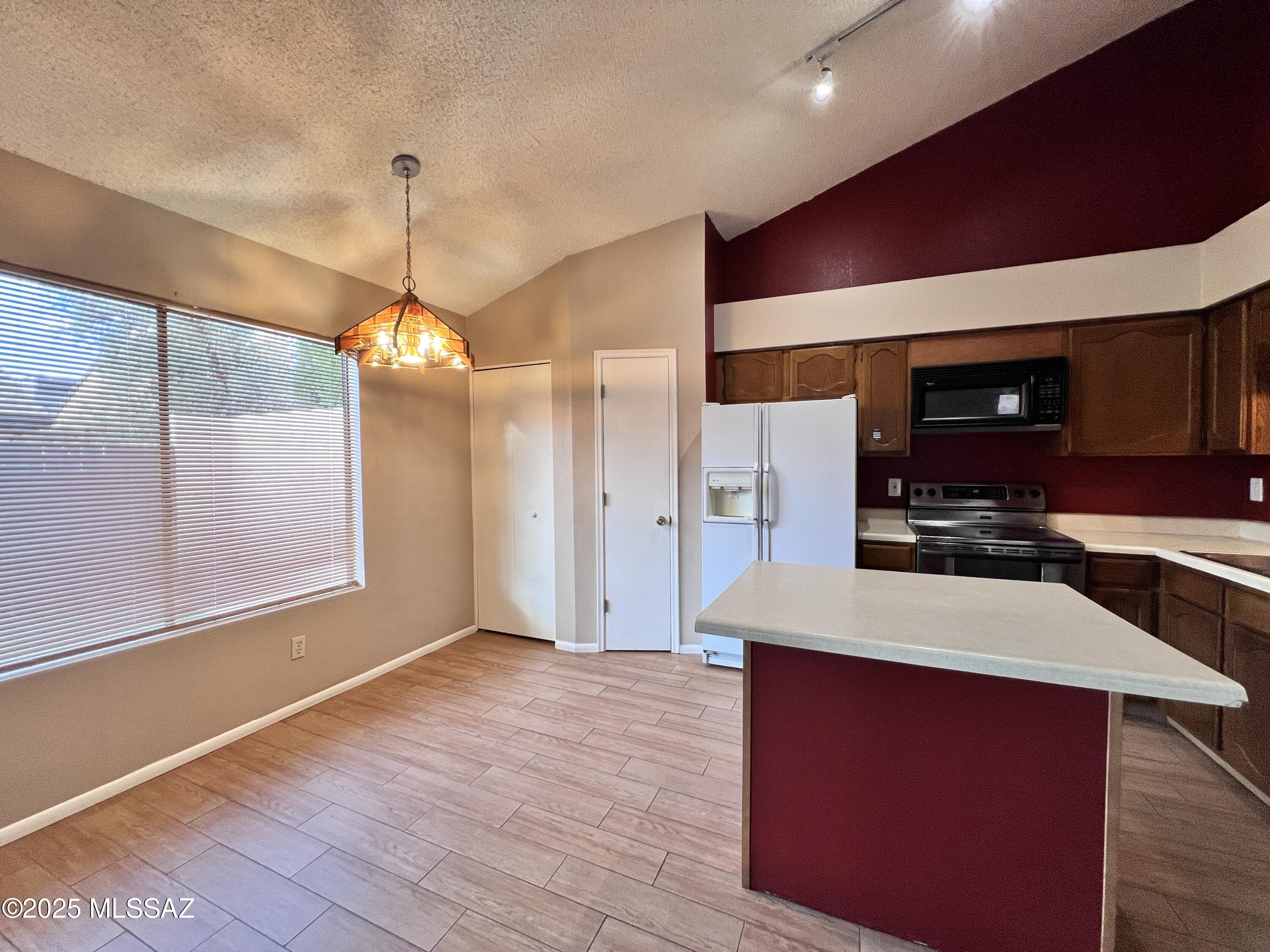 Miramonte Townhomes (1-67) - Residential Lease