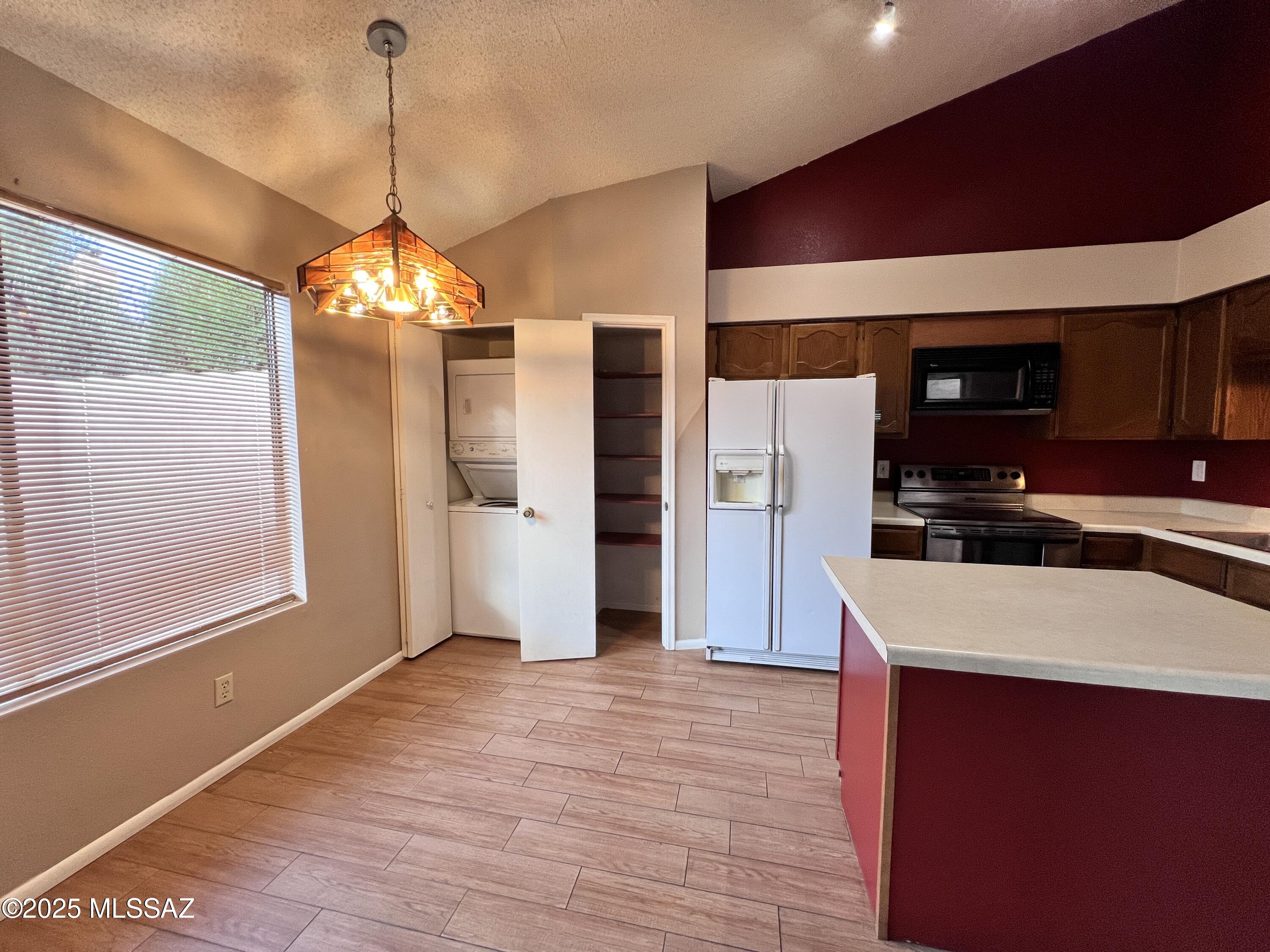 Miramonte Townhomes (1-67) - Residential Lease