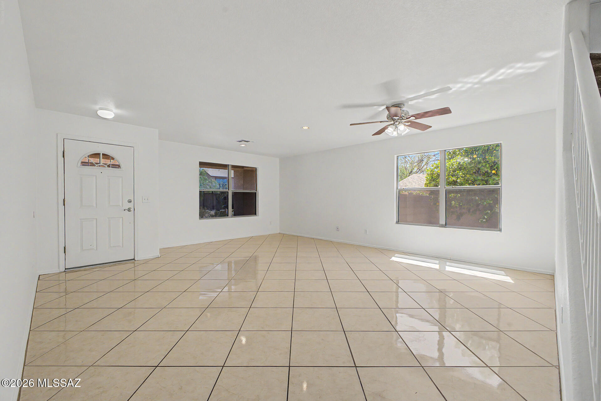 2586 W Calle Senor Roberto