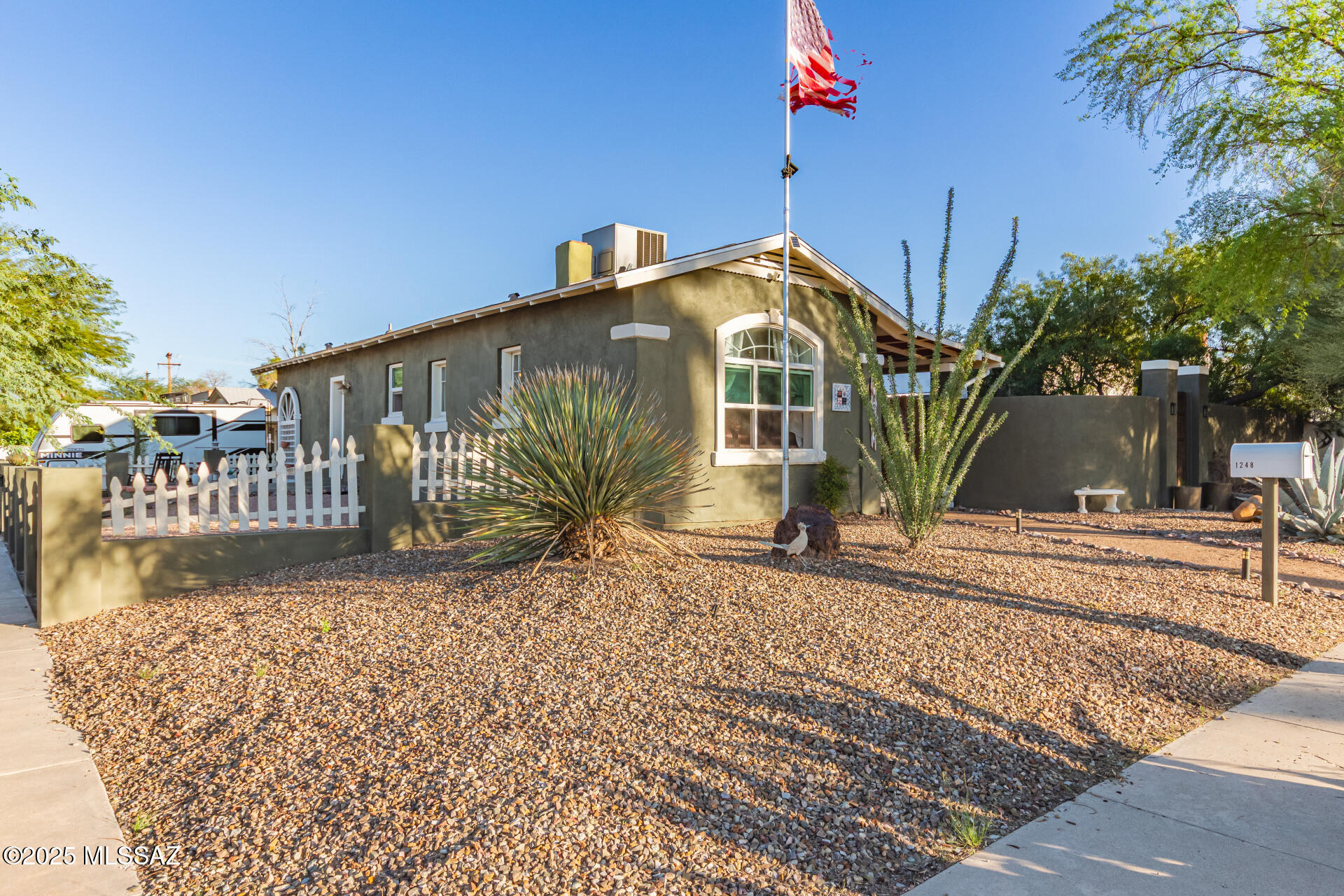 1248 N Norton Avenue