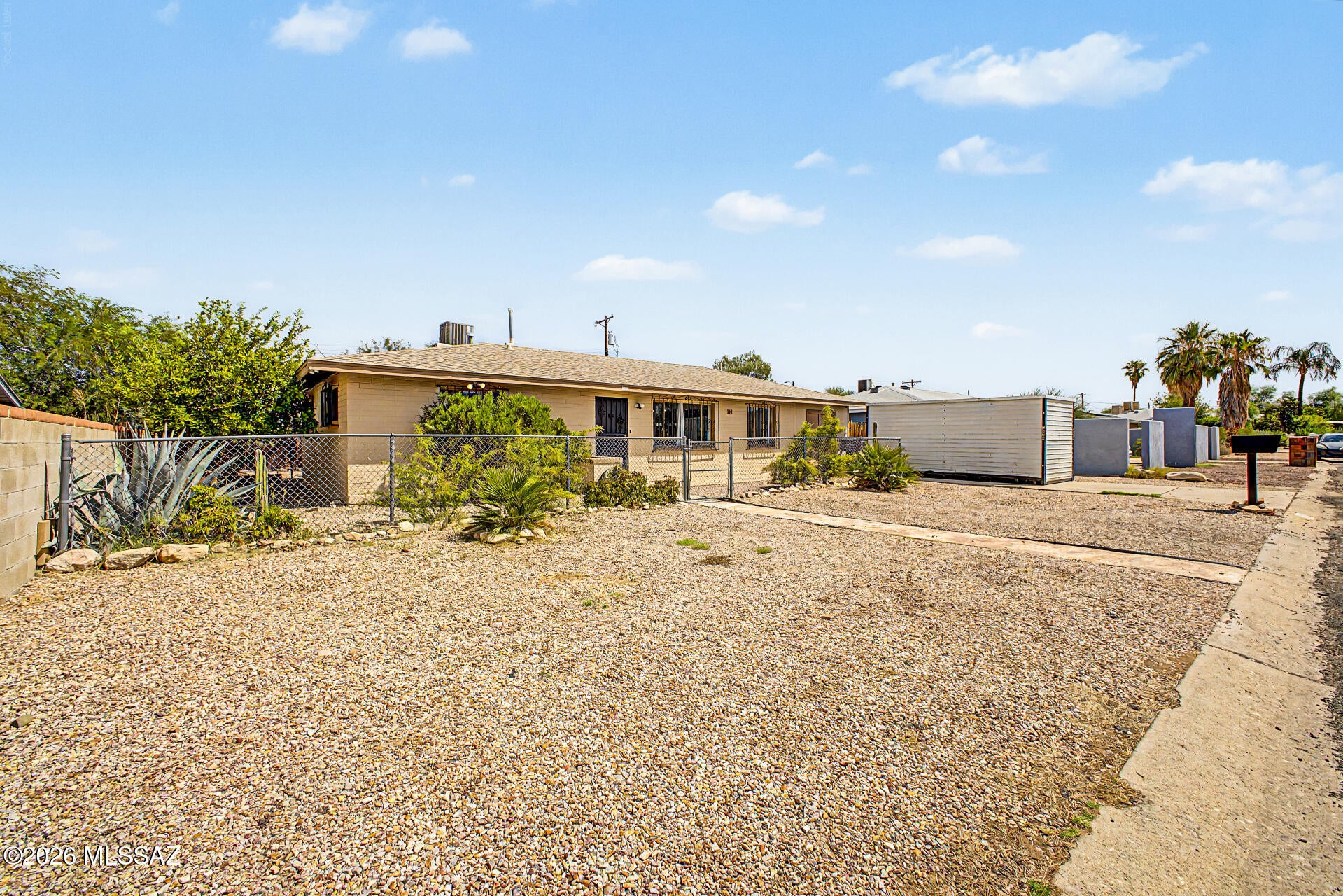 725 E McMillan Drive