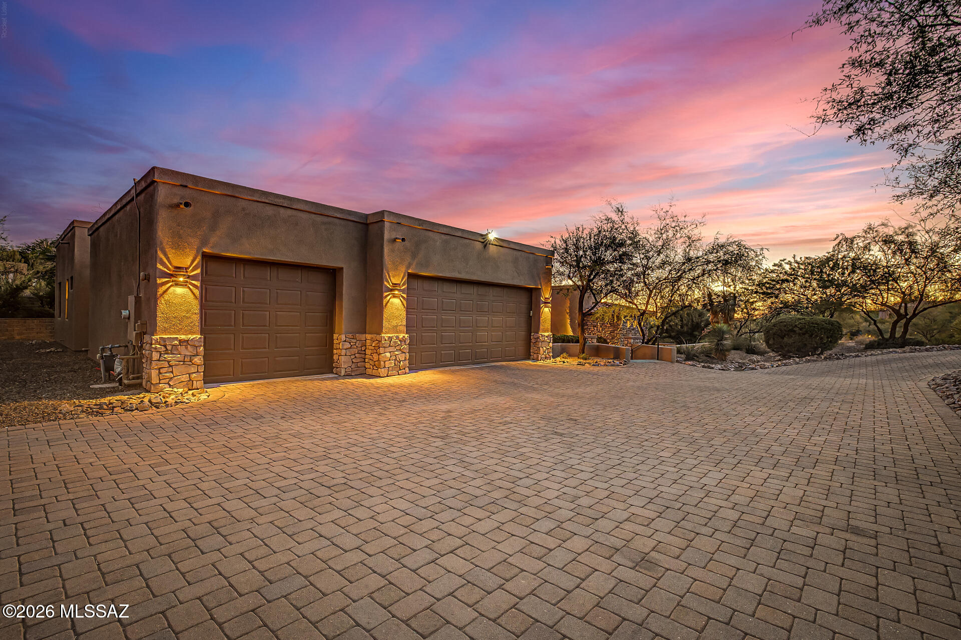 721 W Sedona Ridge Place