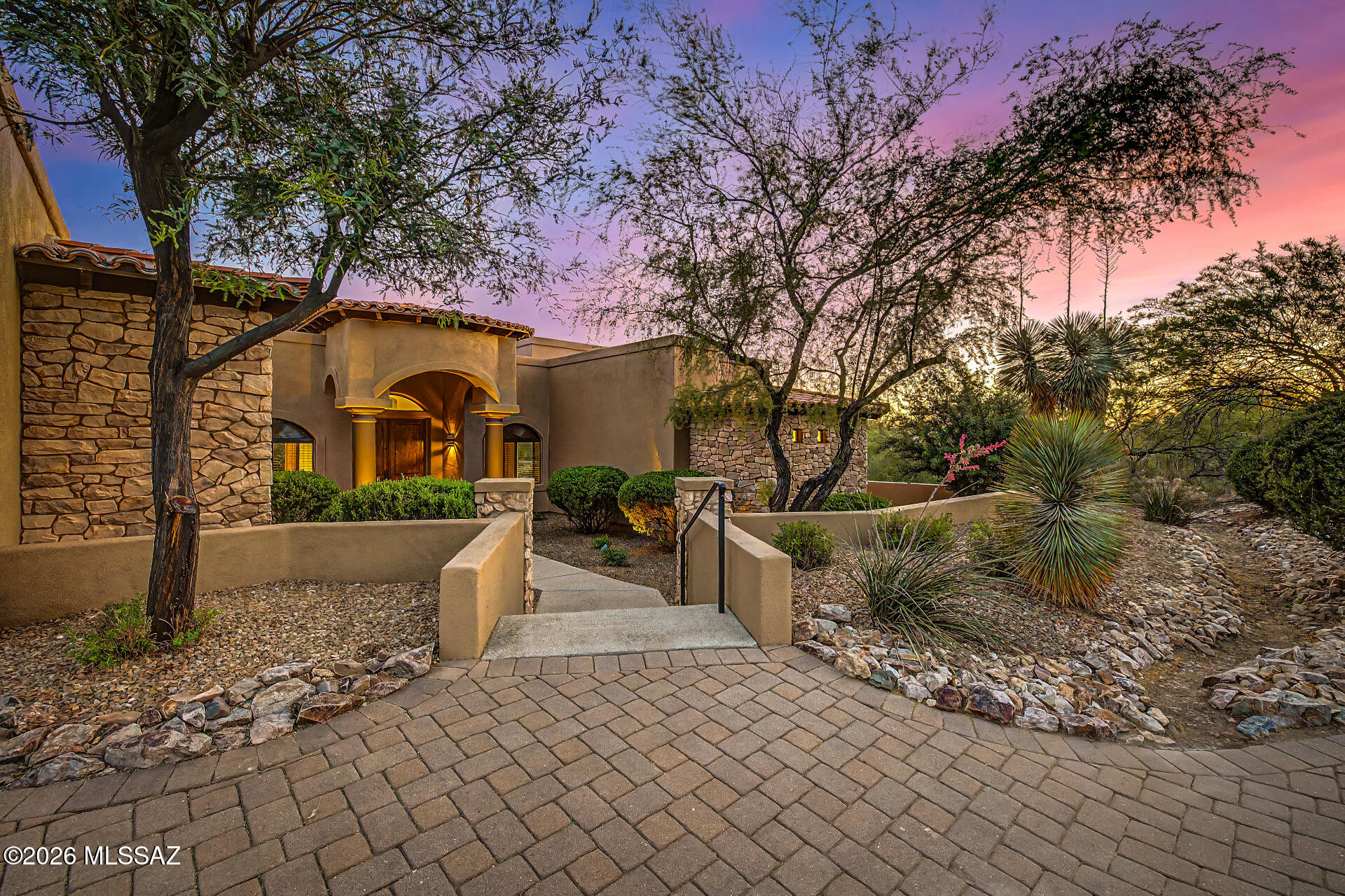721 W Sedona Ridge Place