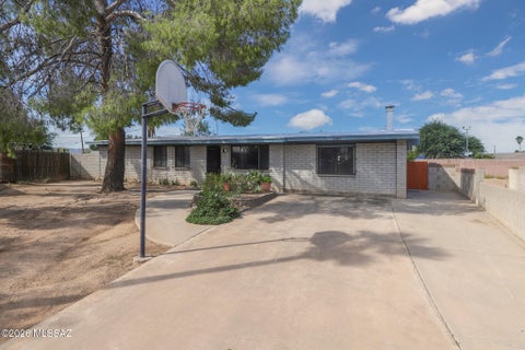 Photo of 2497 W Placita De Ramo, Tucson, AZ 85741 (MLS # 22624956)
