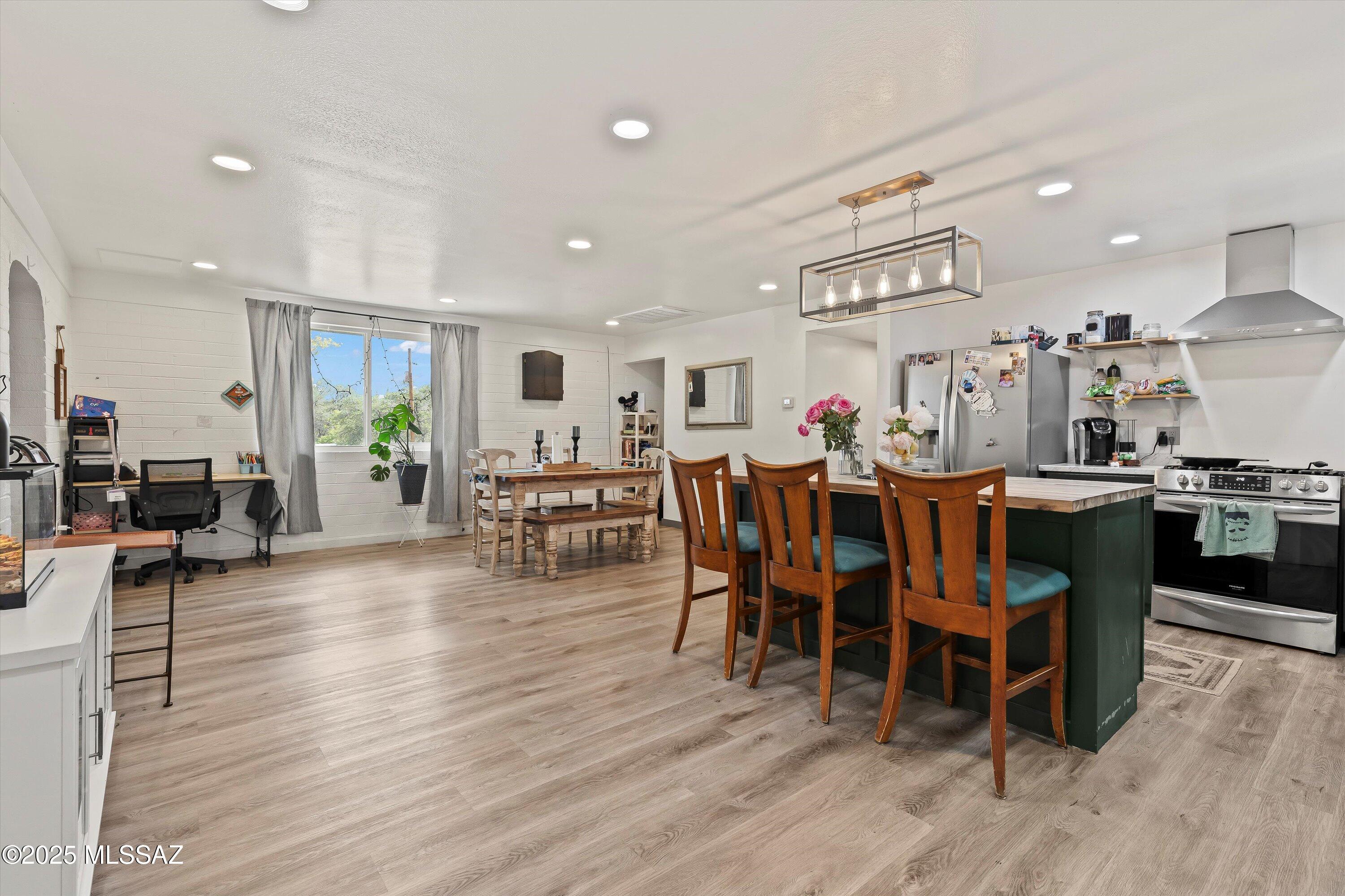 Los Robles Estates - Residential