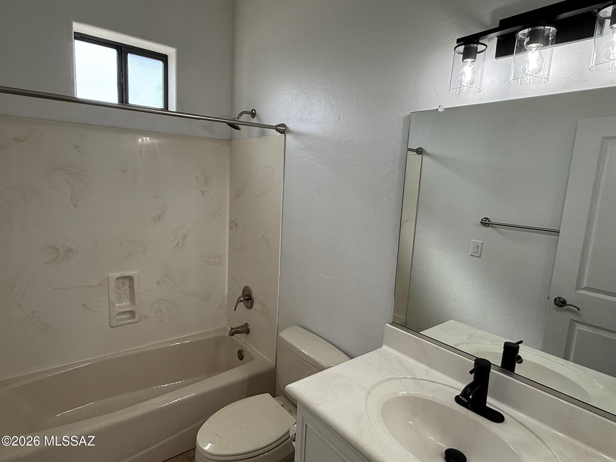 Placita Escondida Bldgs 18-20 Units 1-204 - Residential Lease