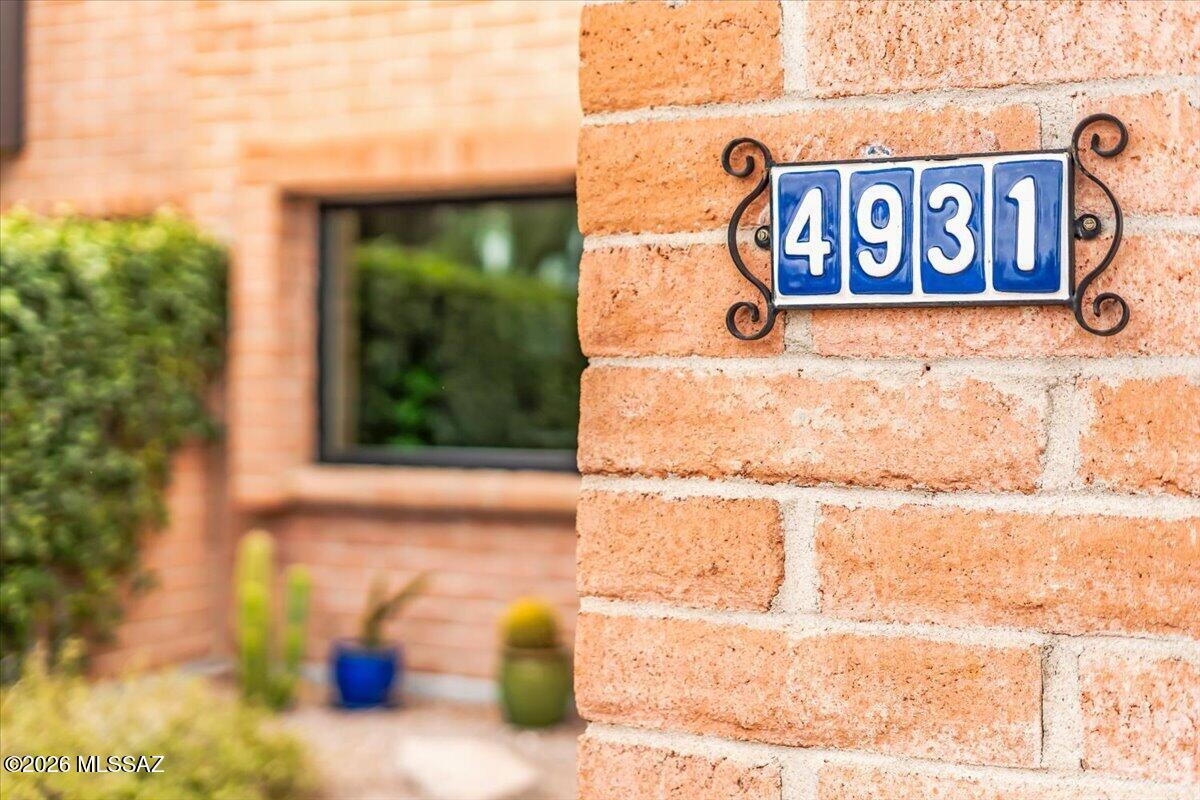 4931 E Placita Arenosa