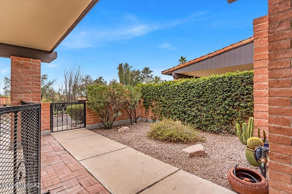 4931 E Placita Arenosa