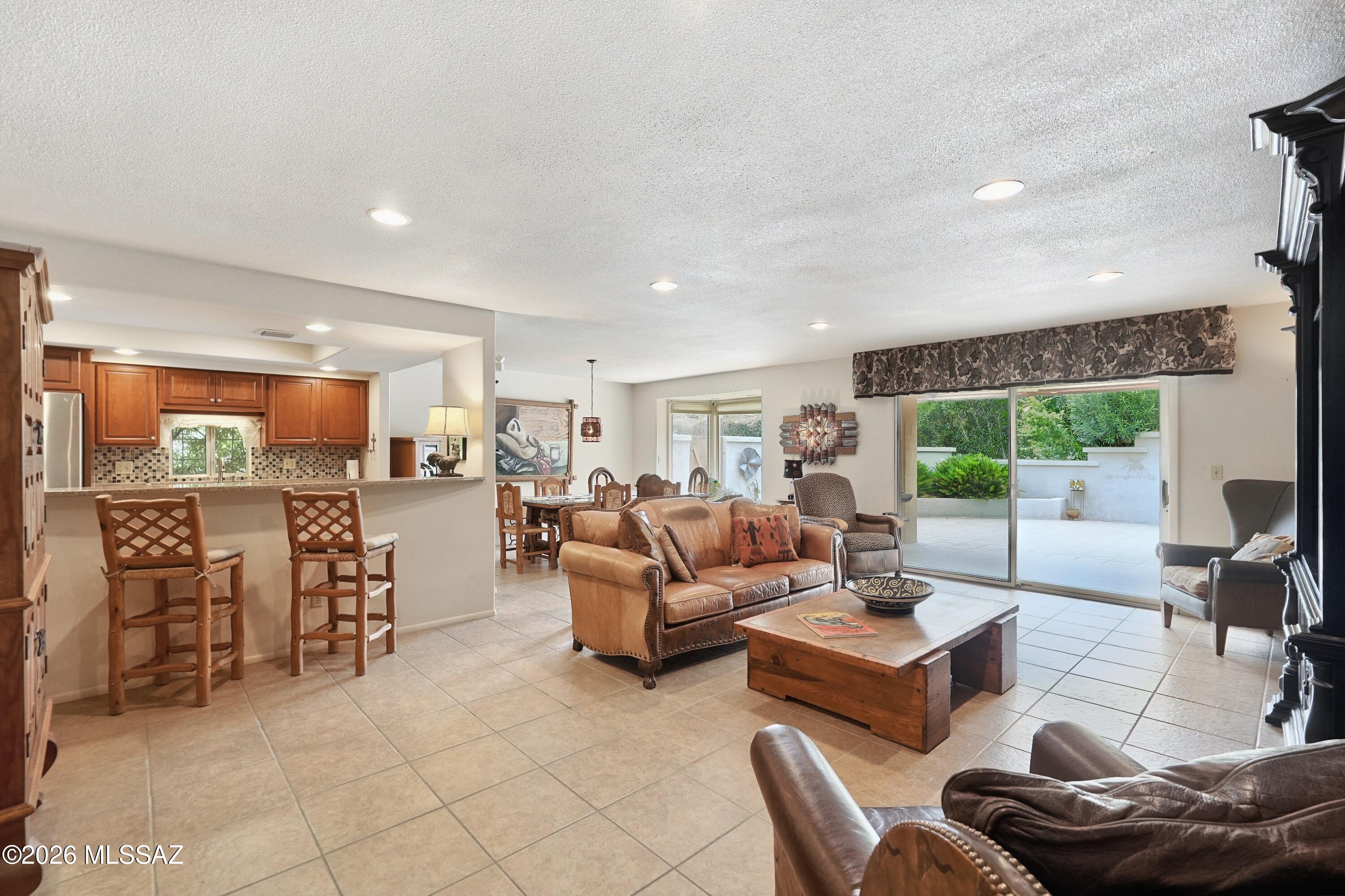 8020 N Casas Carmen