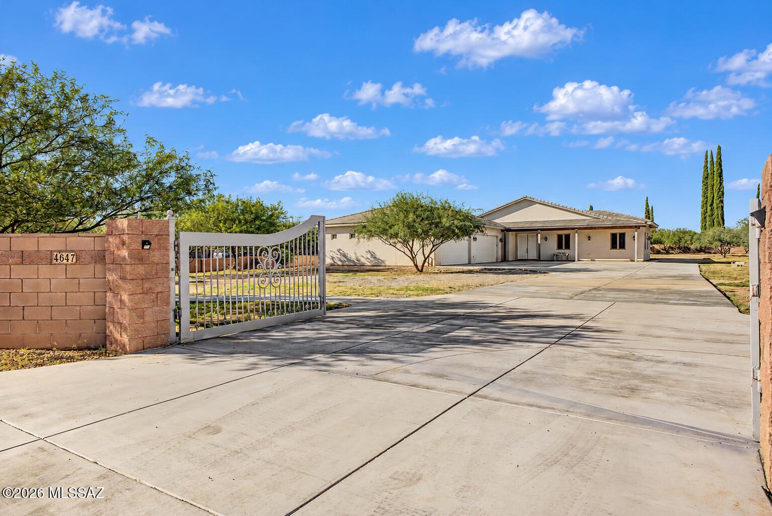 4647 E Rail N Road