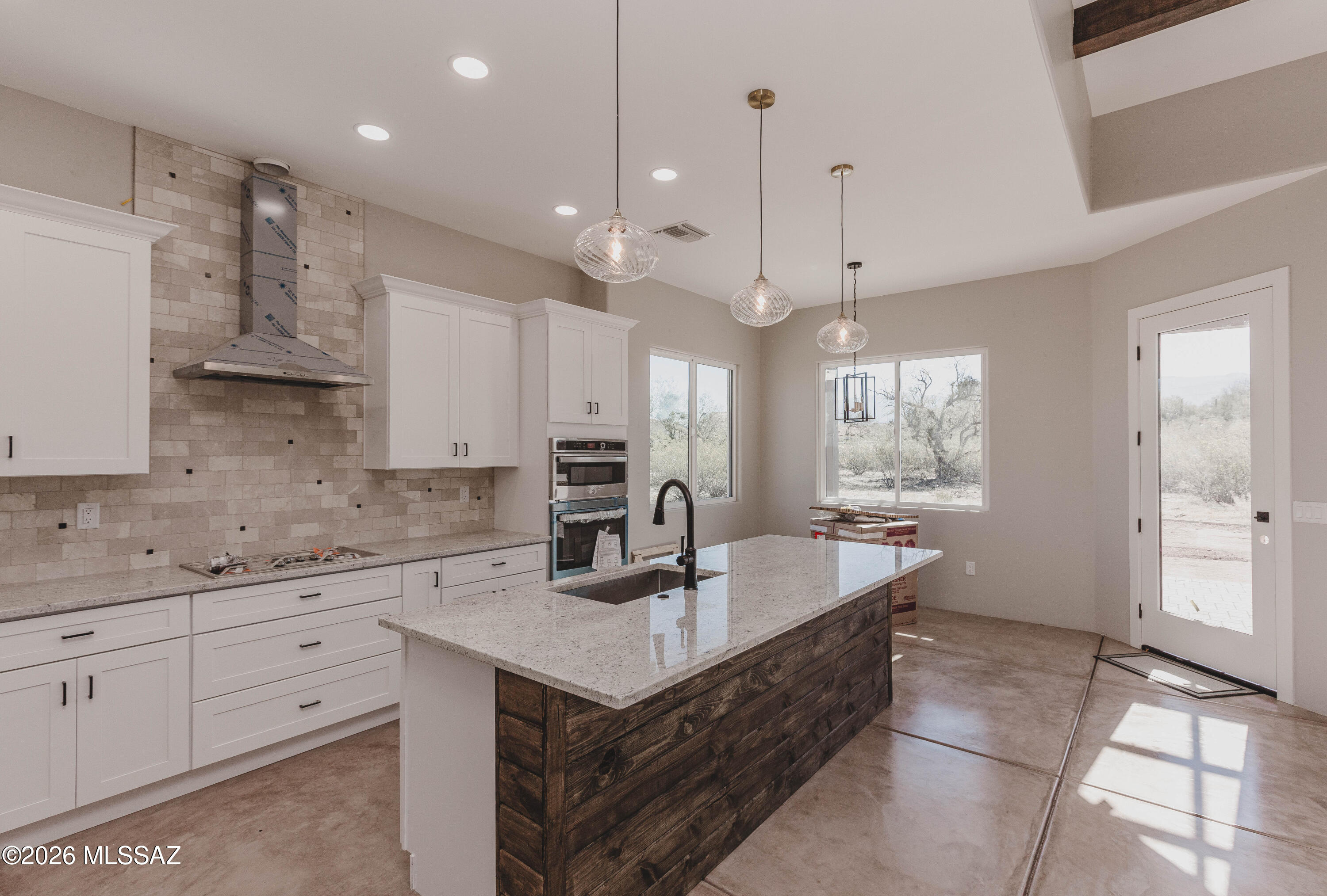 3240 N Bouchard Place