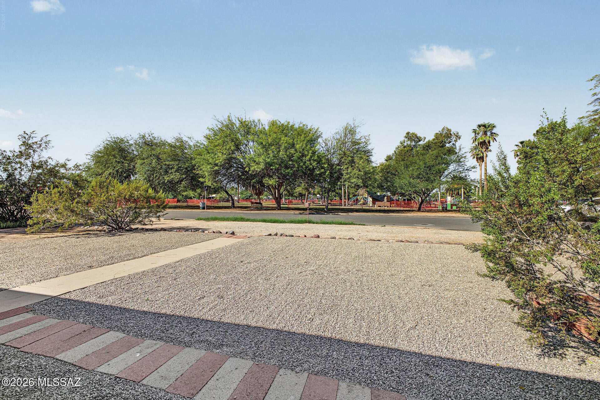 2842 N East Plaza Drive