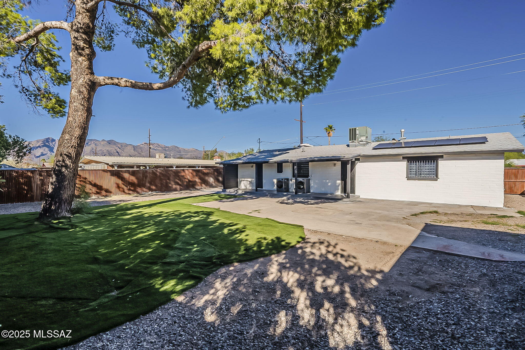 2925 N Dodge Boulevard