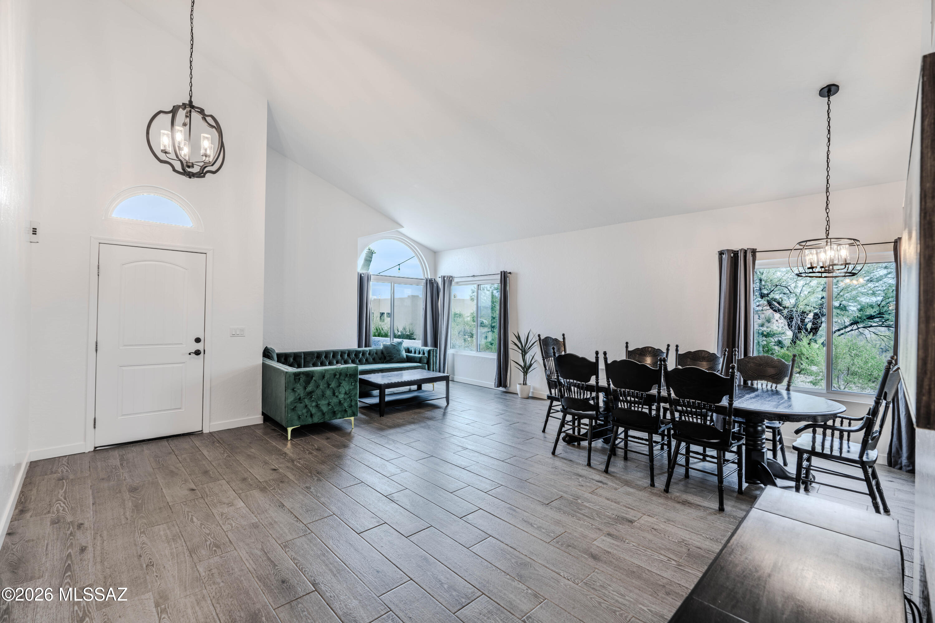 4641 N Paseo De Los Cerritos