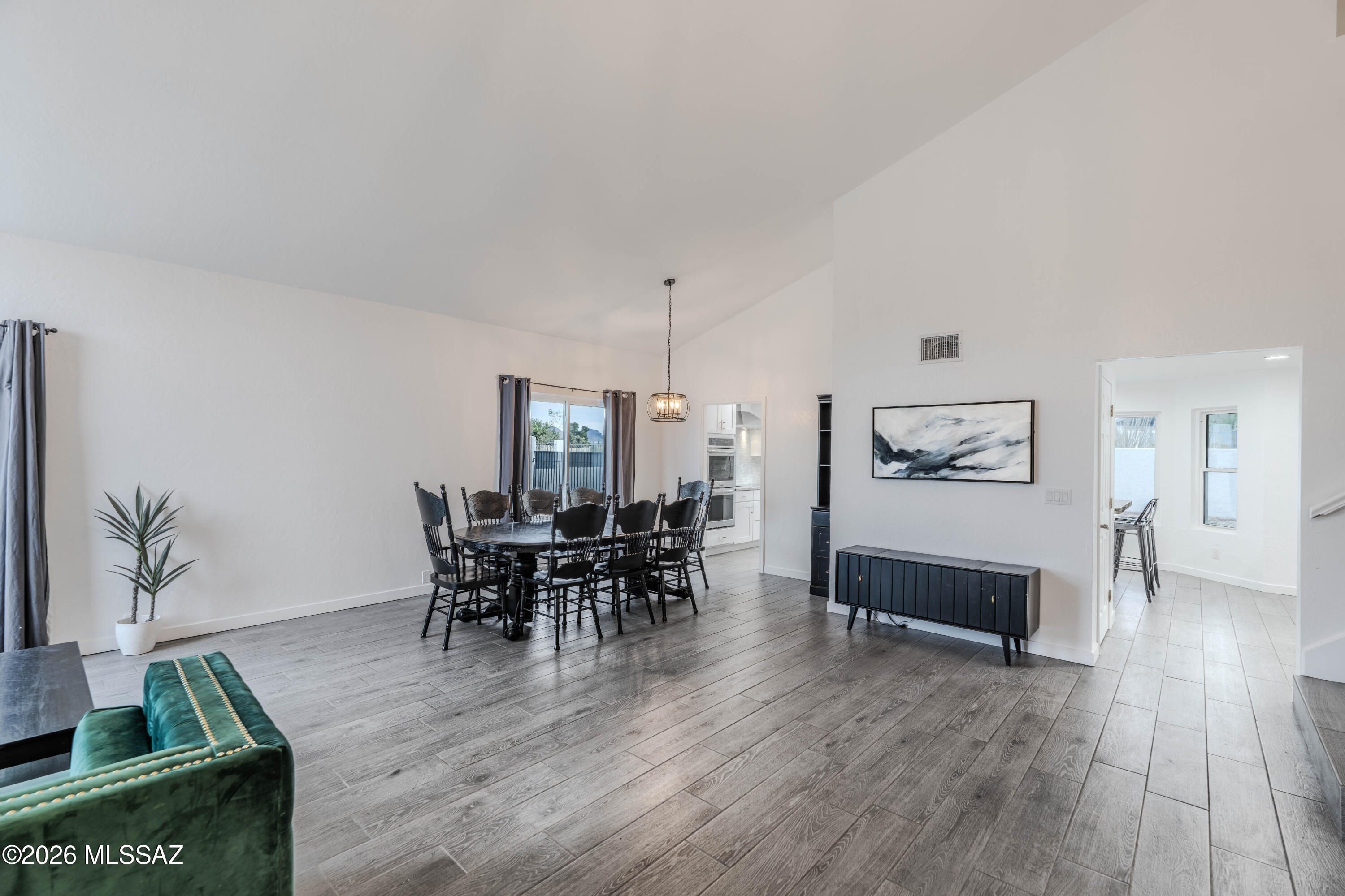 4641 N Paseo De Los Cerritos