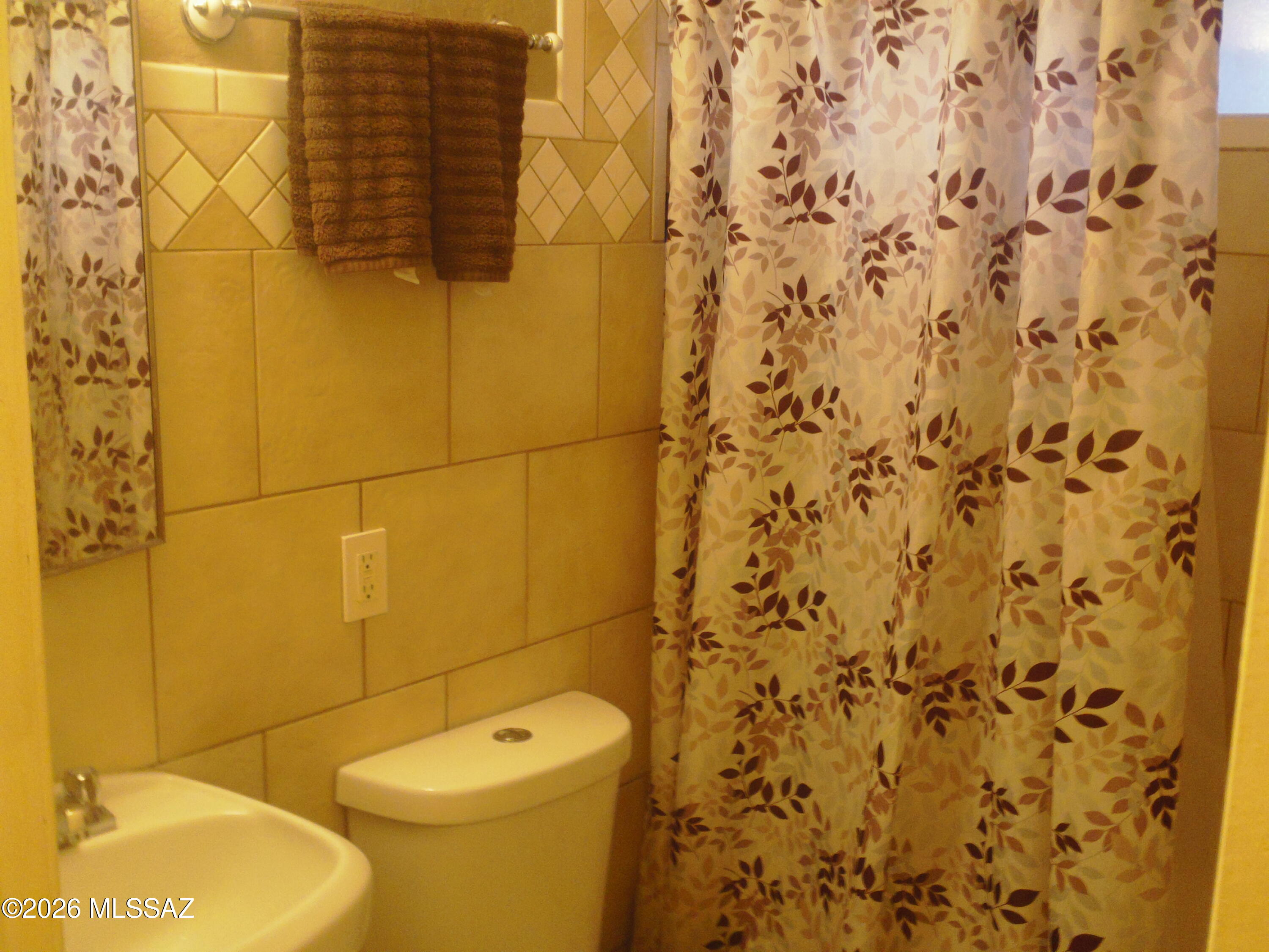 Pueblo Gardens - Residential Income