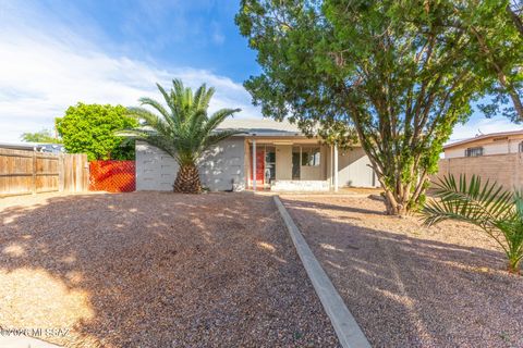 Photo of 4121 E Valentine Place, Tucson, AZ 85711 (MLS # 22608766)