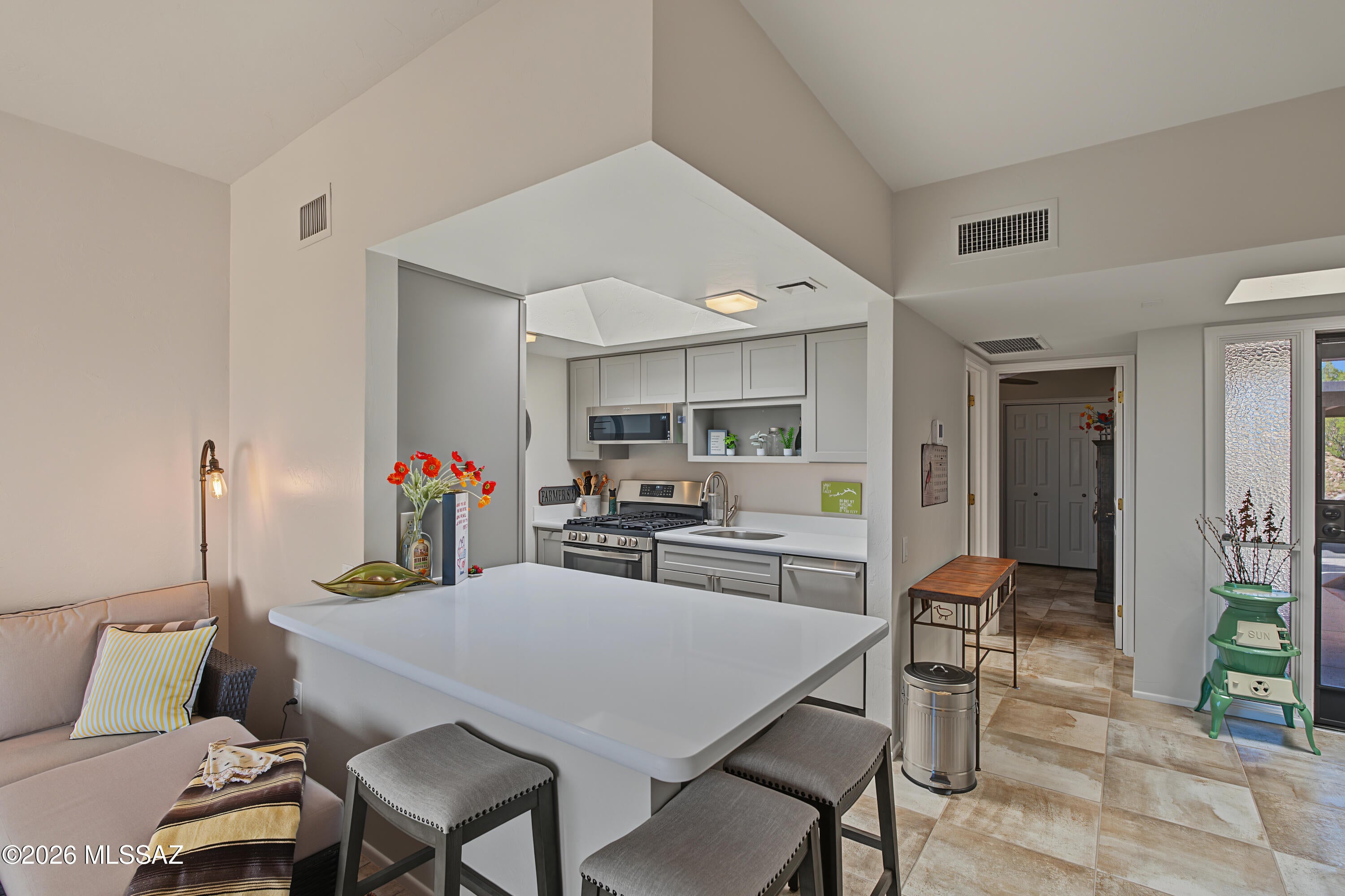 2519 S Calle Cervantes