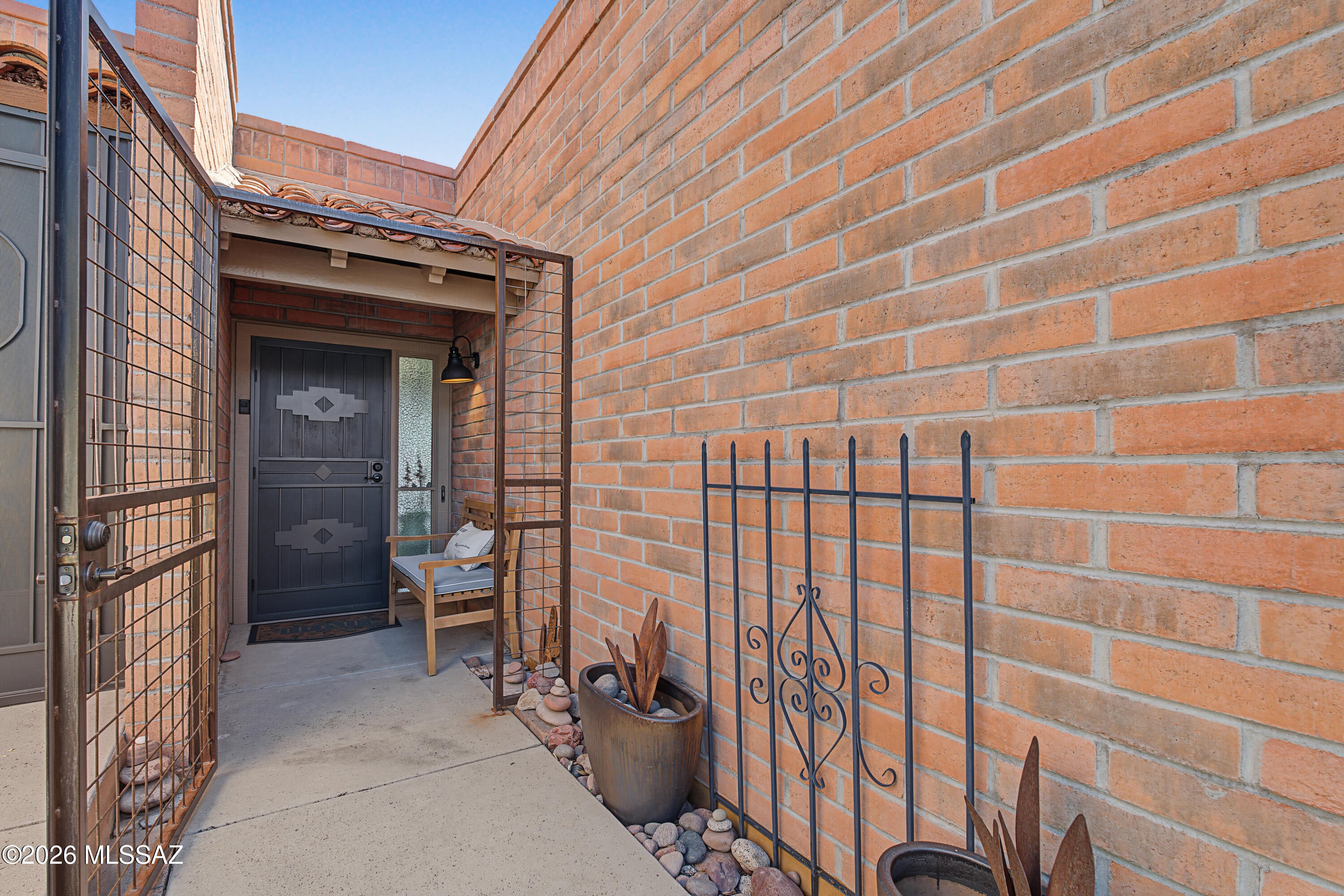 2519 S Calle Cervantes