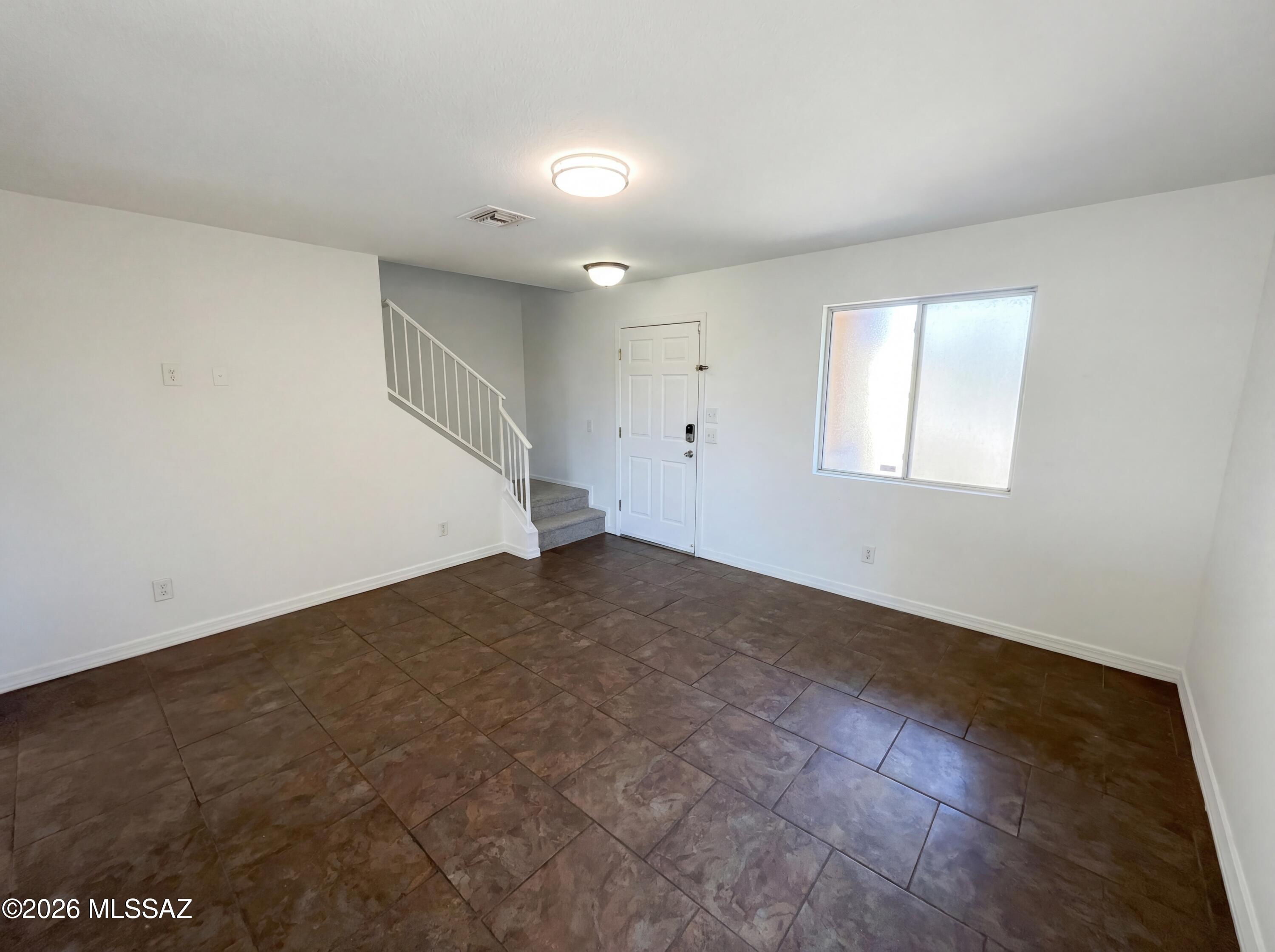 351 W Hammerhead Way