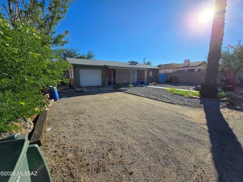 Photo of 2252 E Grant Road, Tucson, AZ 85719 (MLS # 22624145)