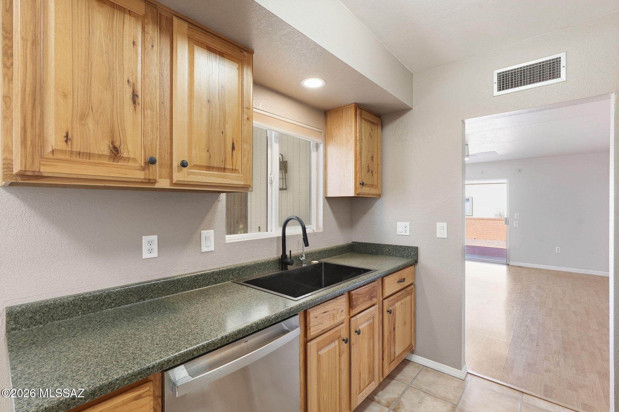 Green Valley Townhouses NO.7 - Residential
