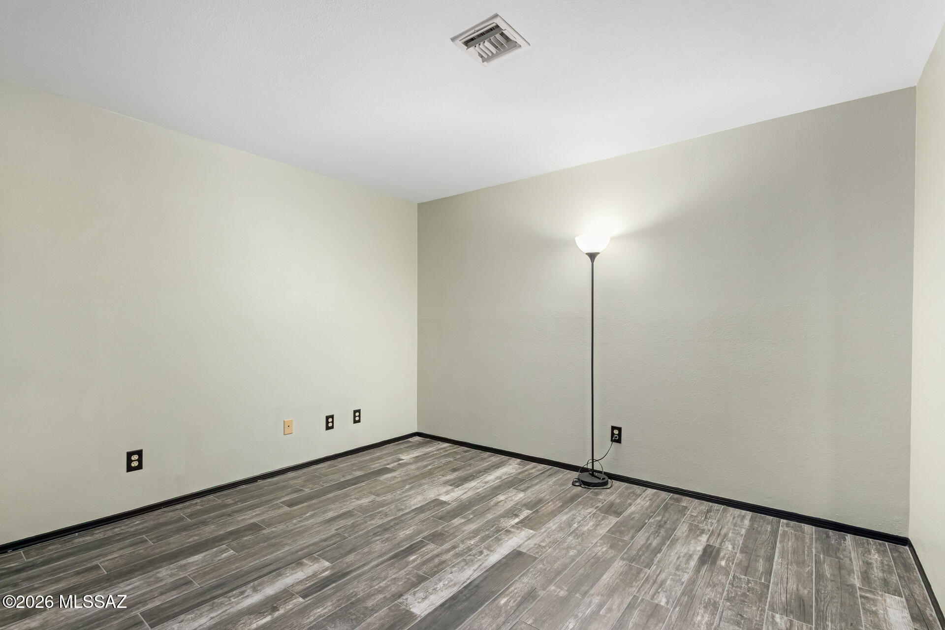 Plaza Mirador (1-28) - Residential