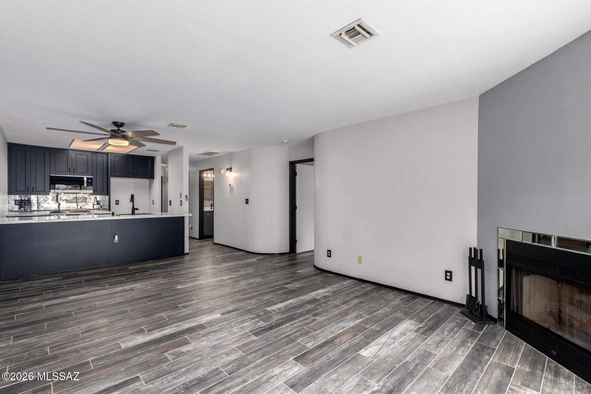 Plaza Mirador (1-28) - Residential