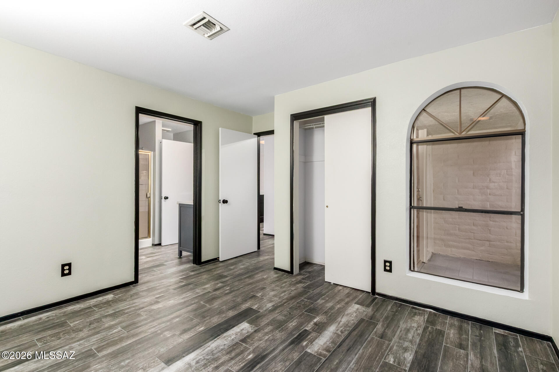 Plaza Mirador (1-28) - Residential