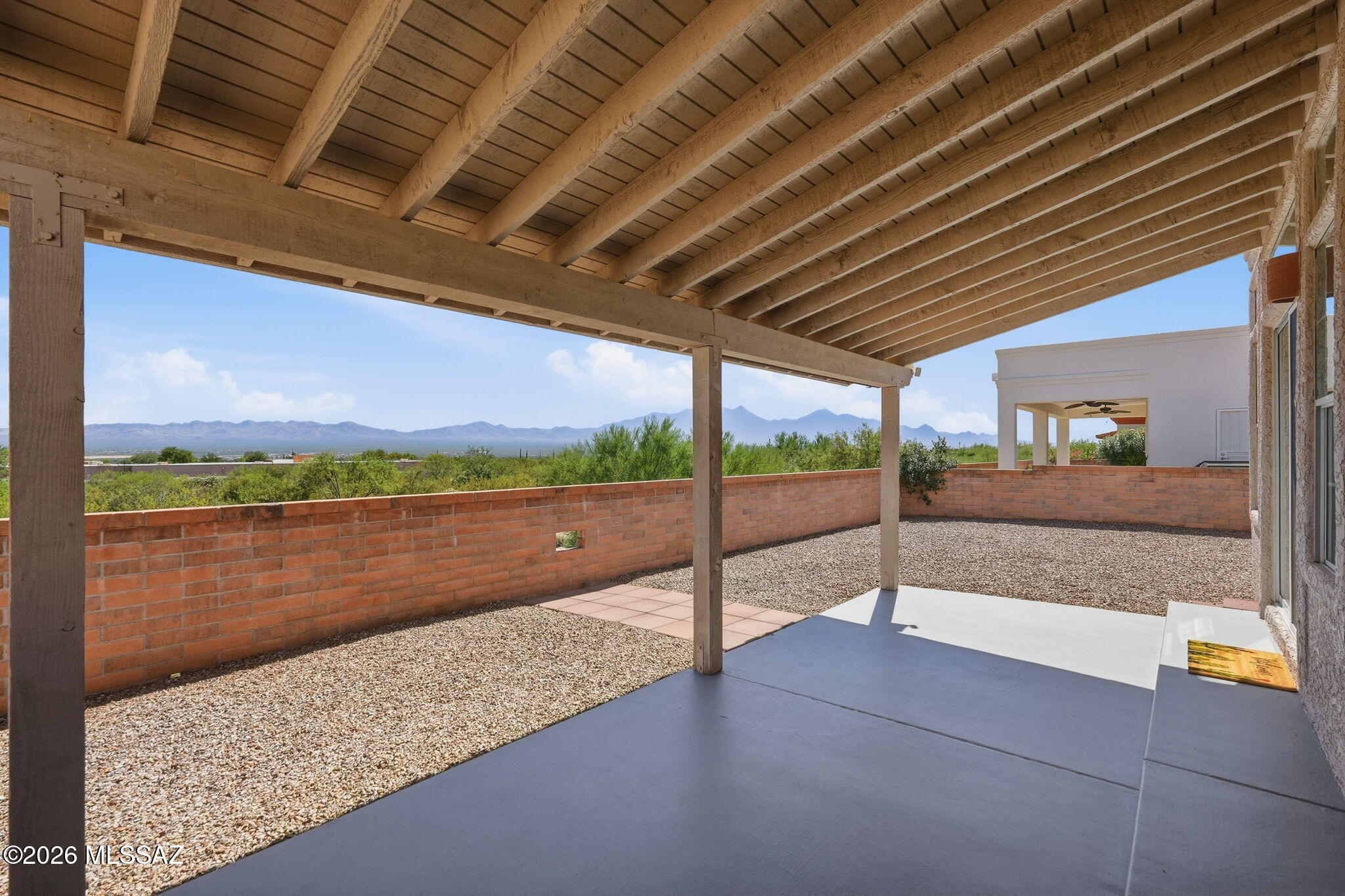 512 W Riverdale Court