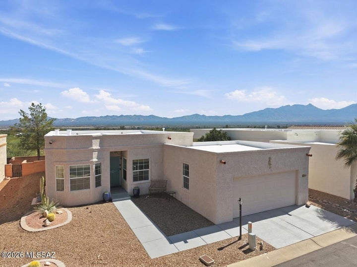 Photo 1 of 34 — 512 W Riverdale Court, Green Valley, AZ 85614