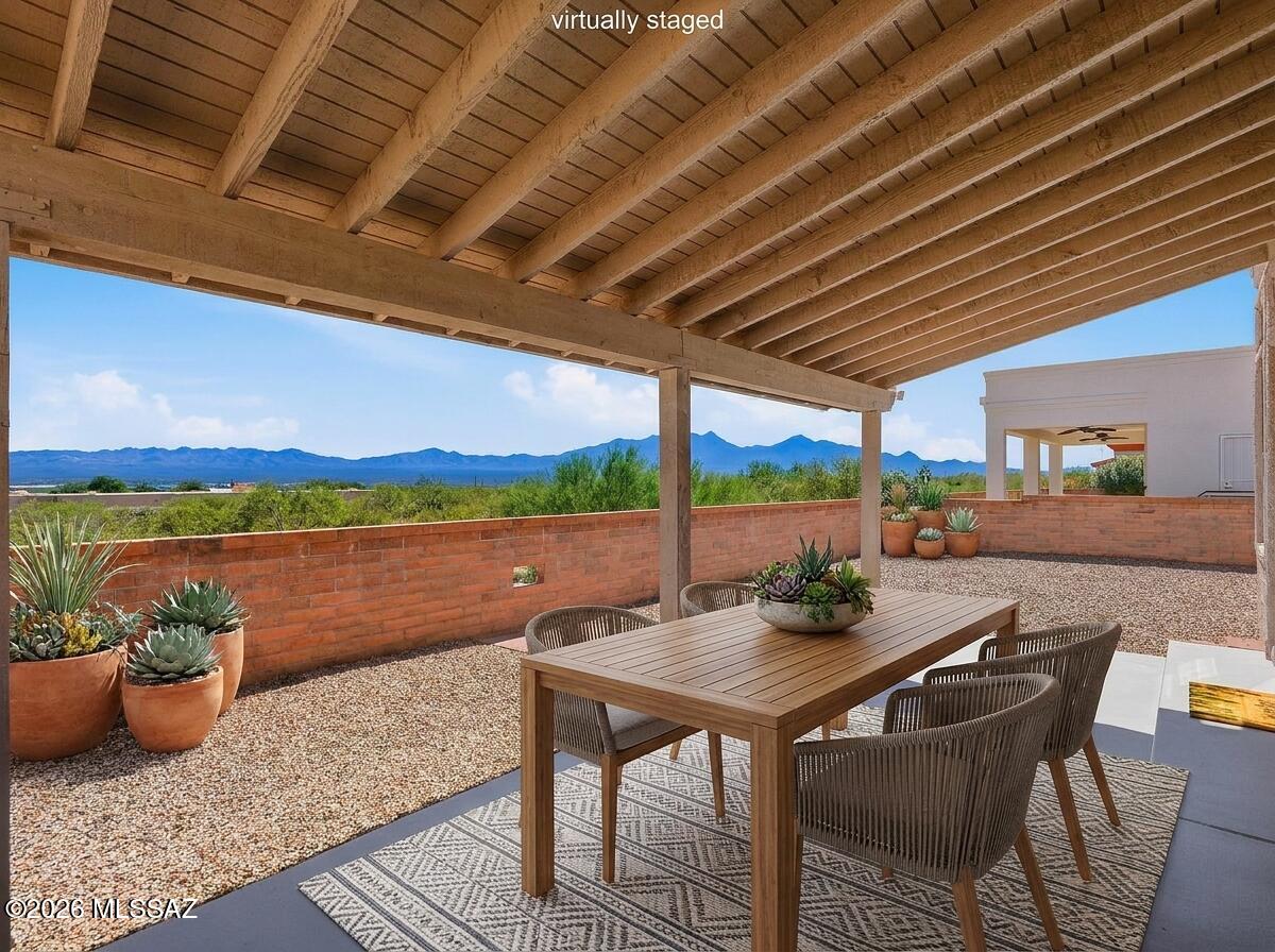 512 W Riverdale Court