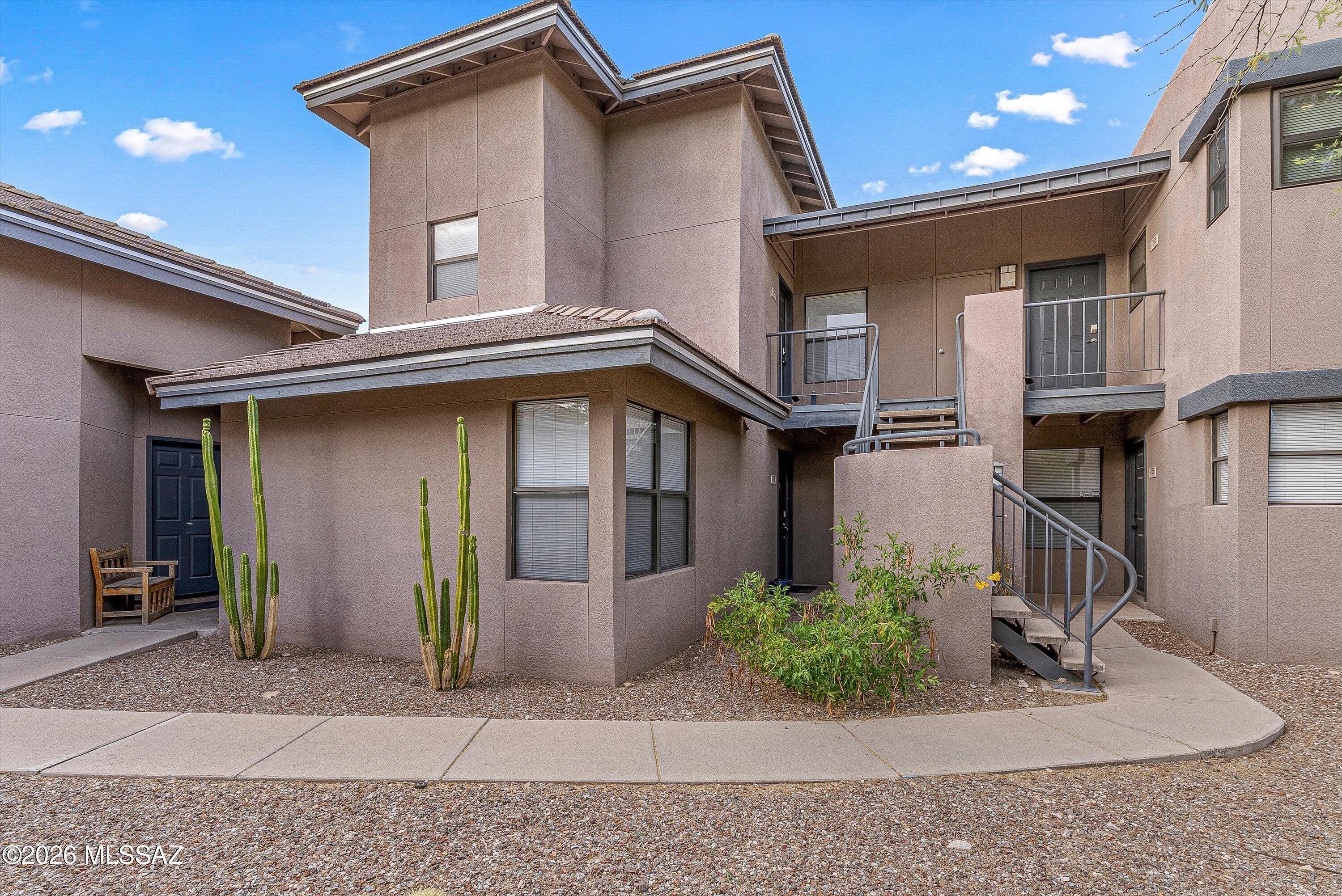 5800 N Kolb Road 7139