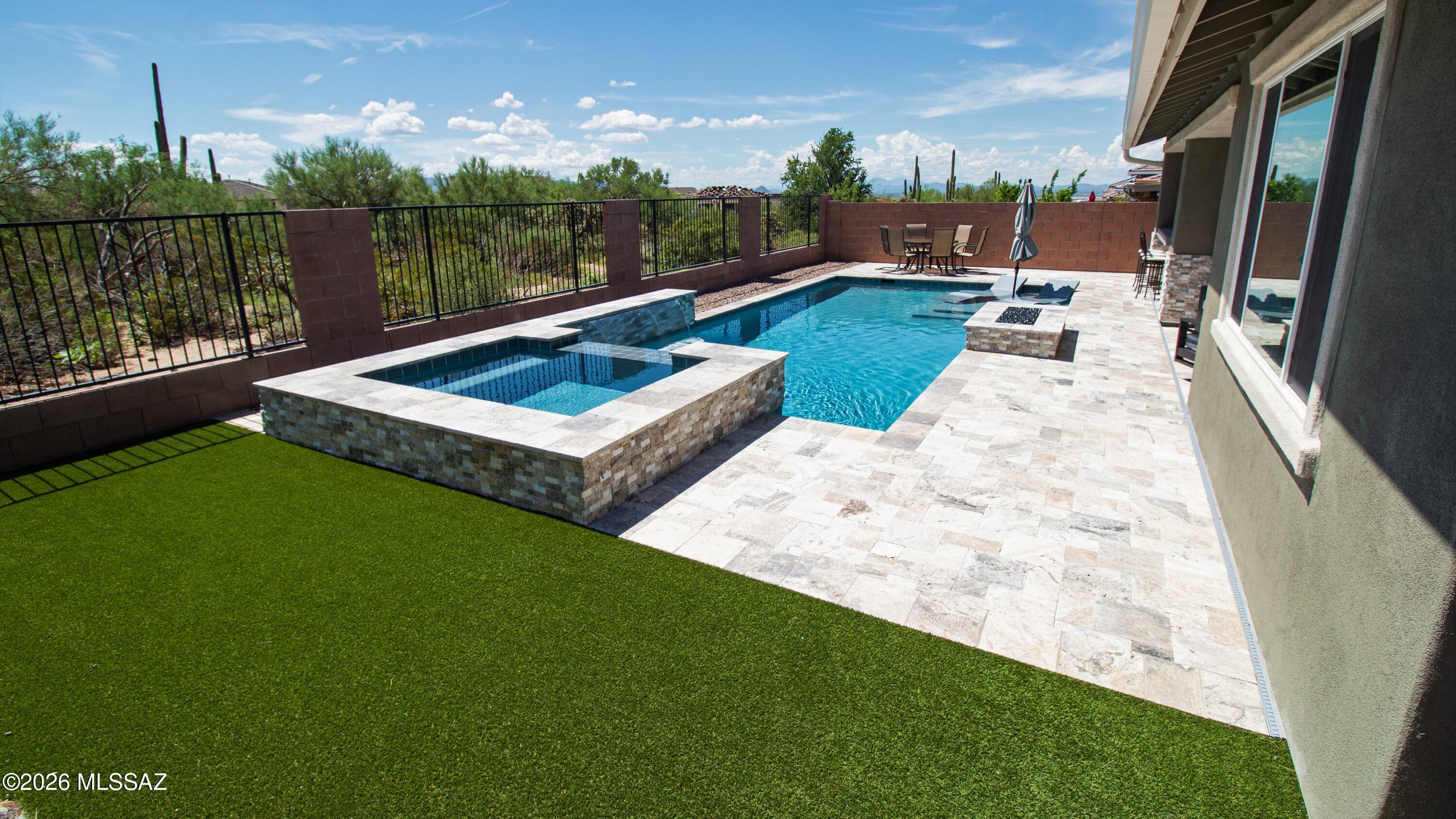 Blue Agave At Dove Mountain - Residential