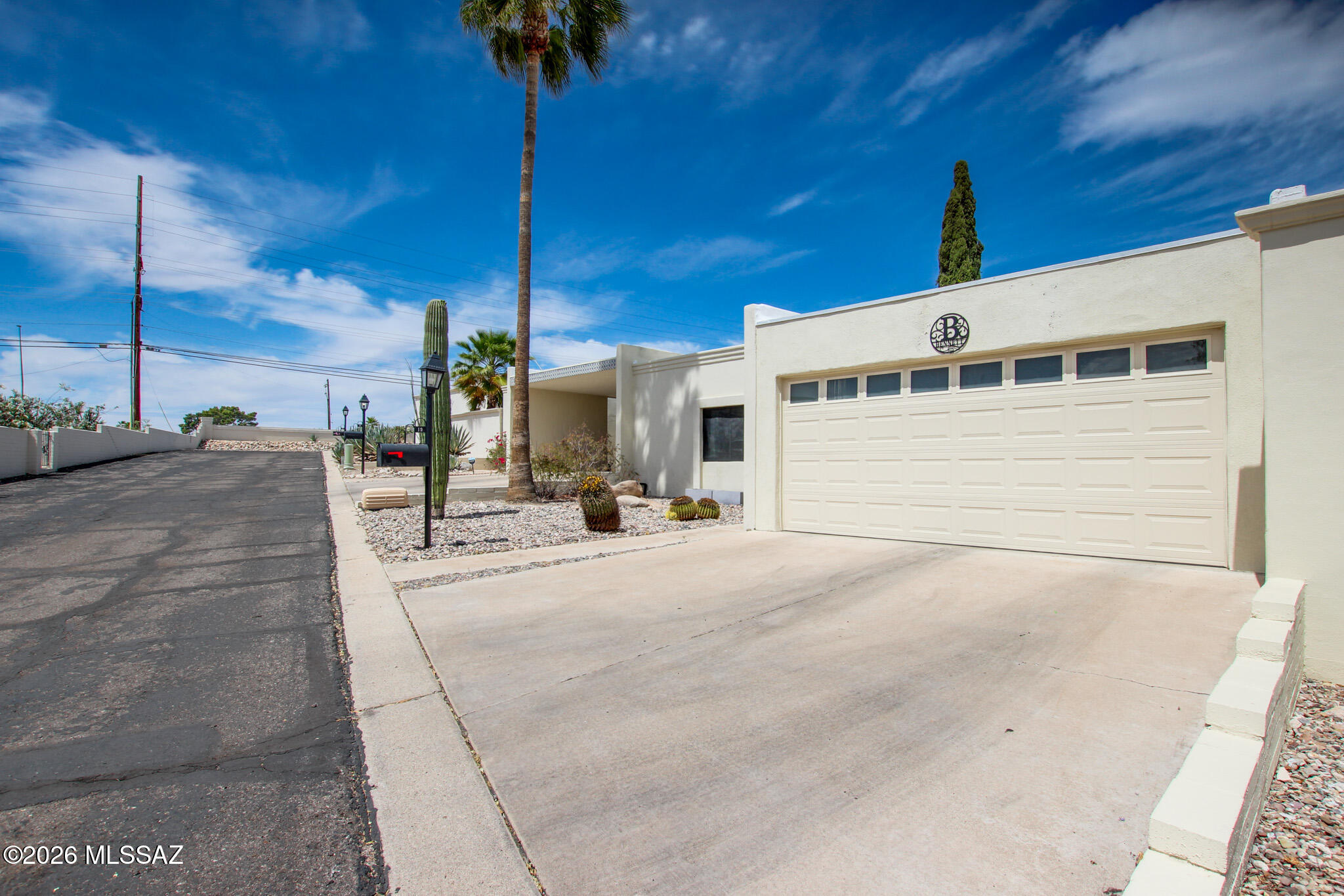 6100 N Oracle Road 19